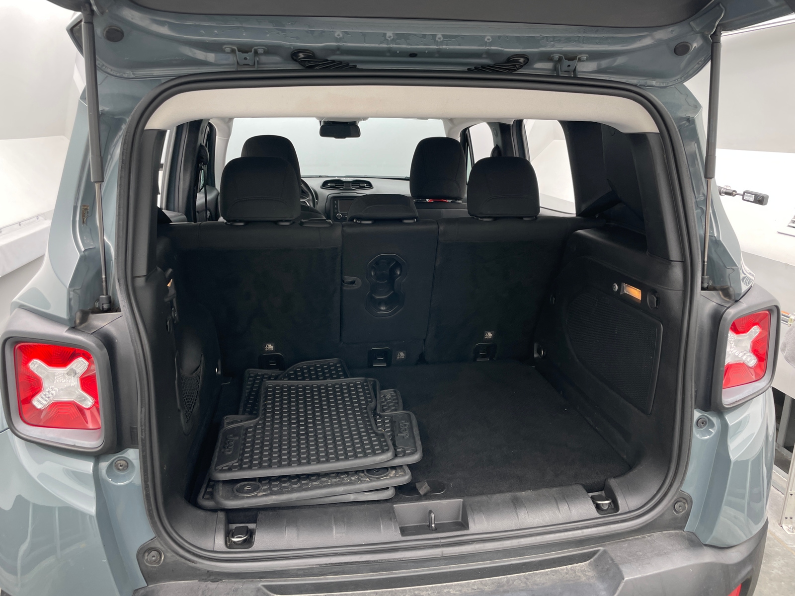 Thumbnail: 2016 Jeep Renegade - 7