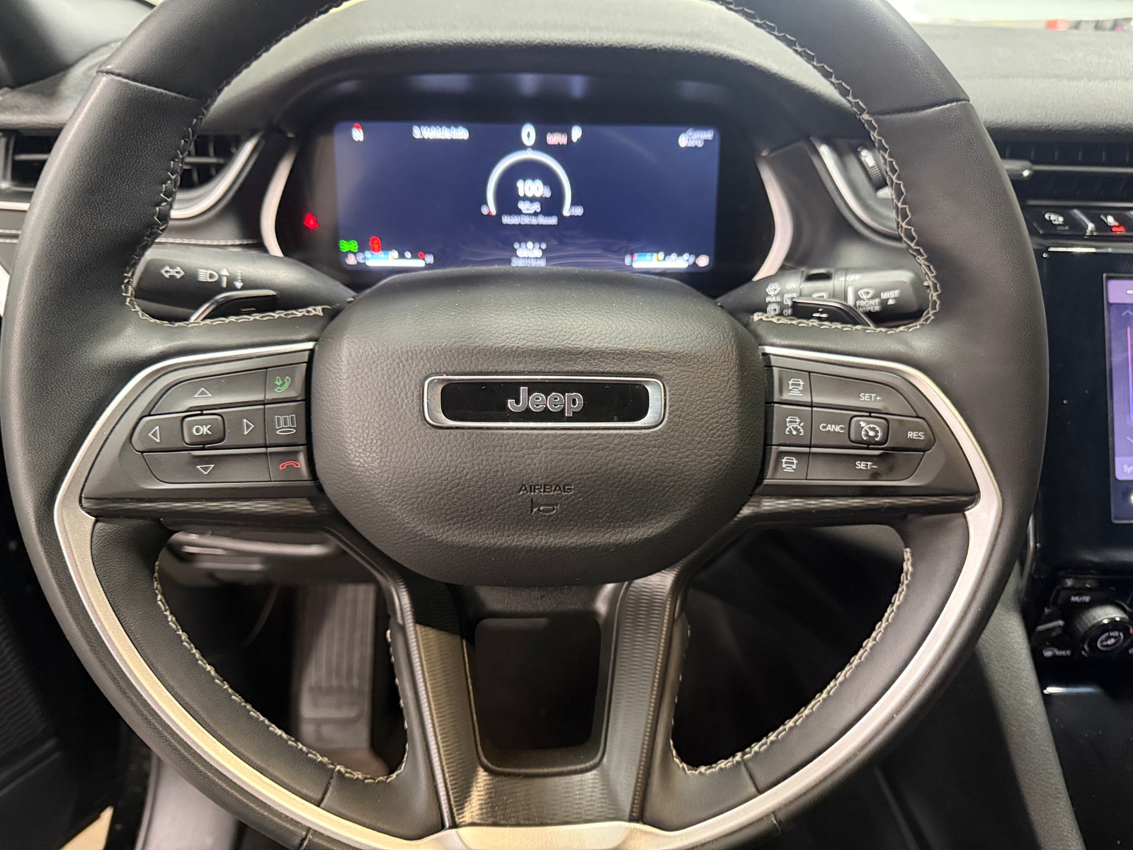 Thumbnail: 2025 Jeep Grand Cherokee - 4