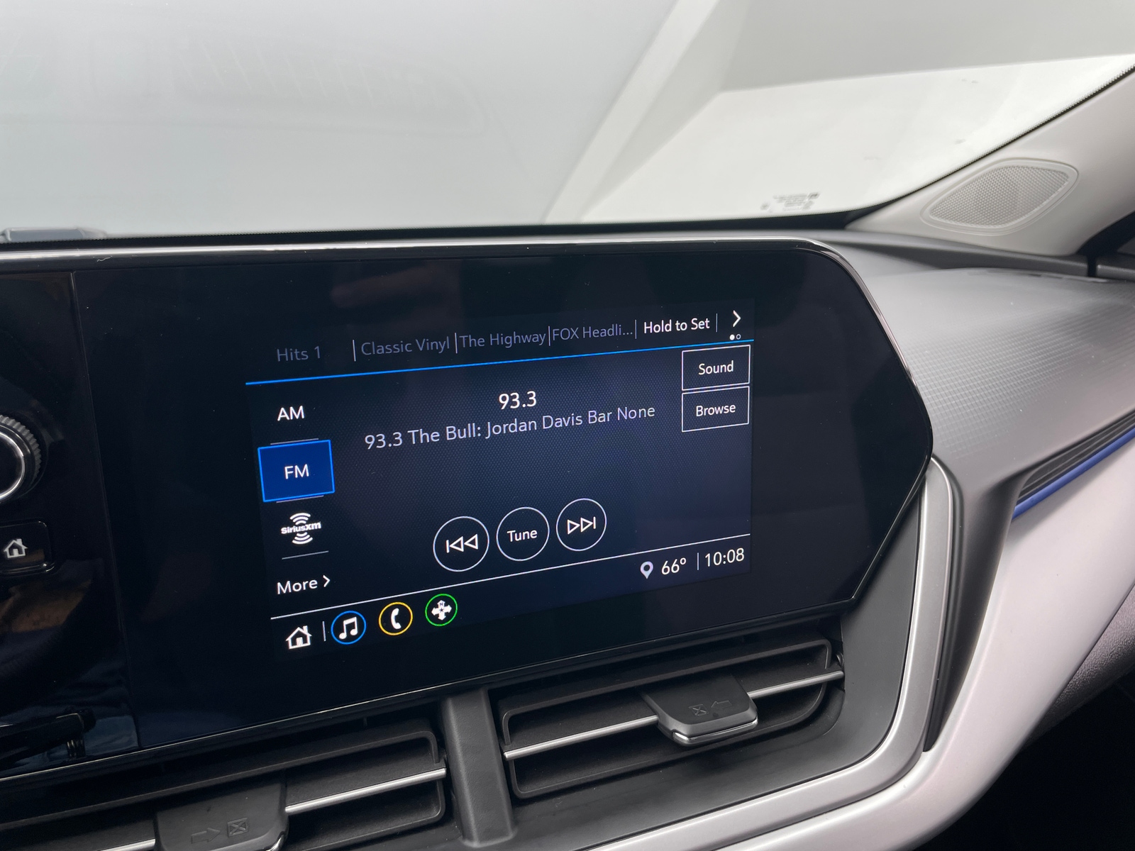 Thumbnail: 2026 Chevrolet Trax - 4
