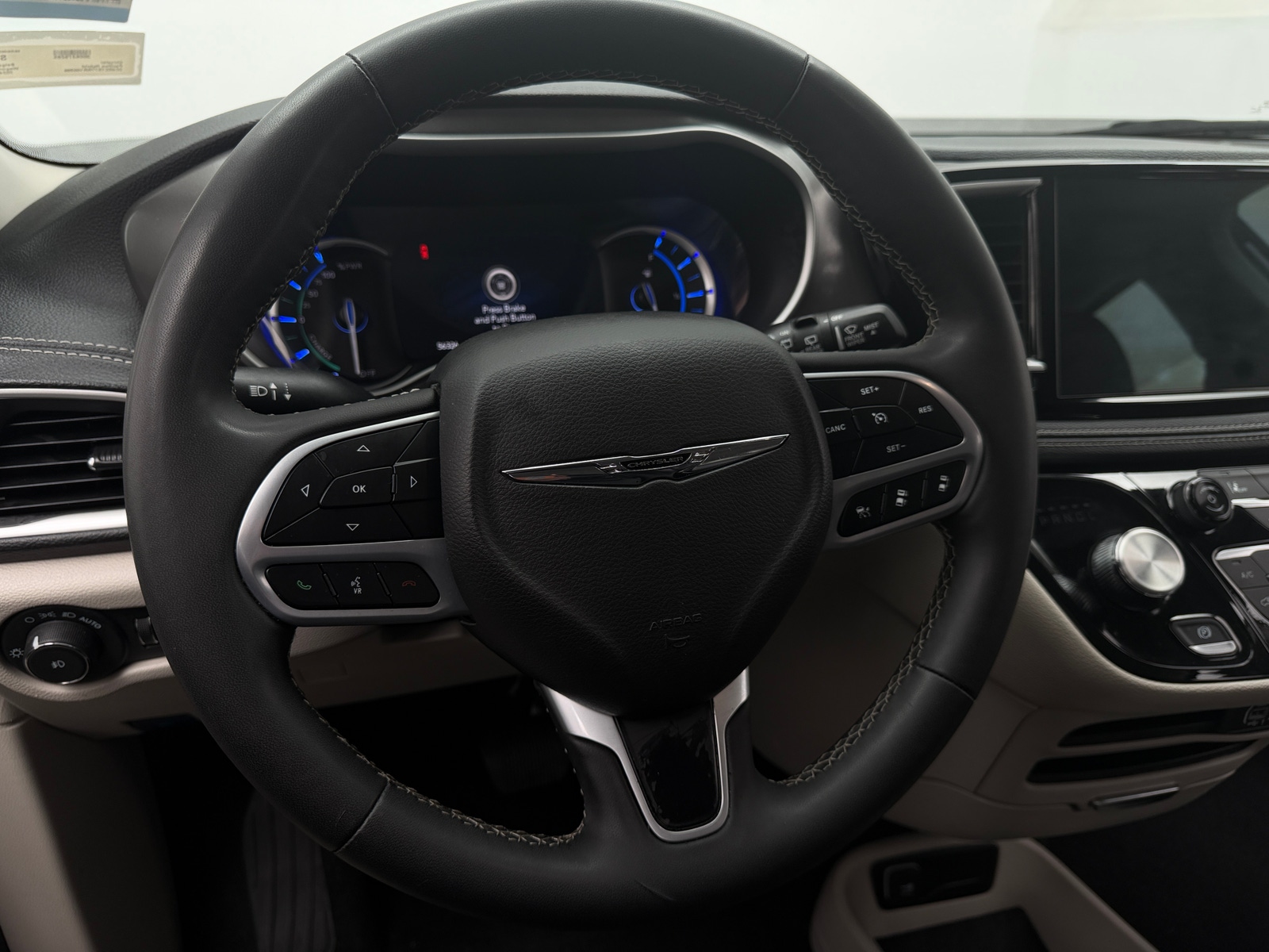 Thumbnail: 2024 Chrysler Pacifica - 4