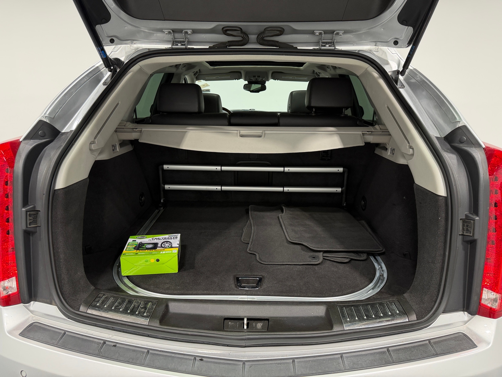 Thumbnail: 2011 Cadillac SRX - 6