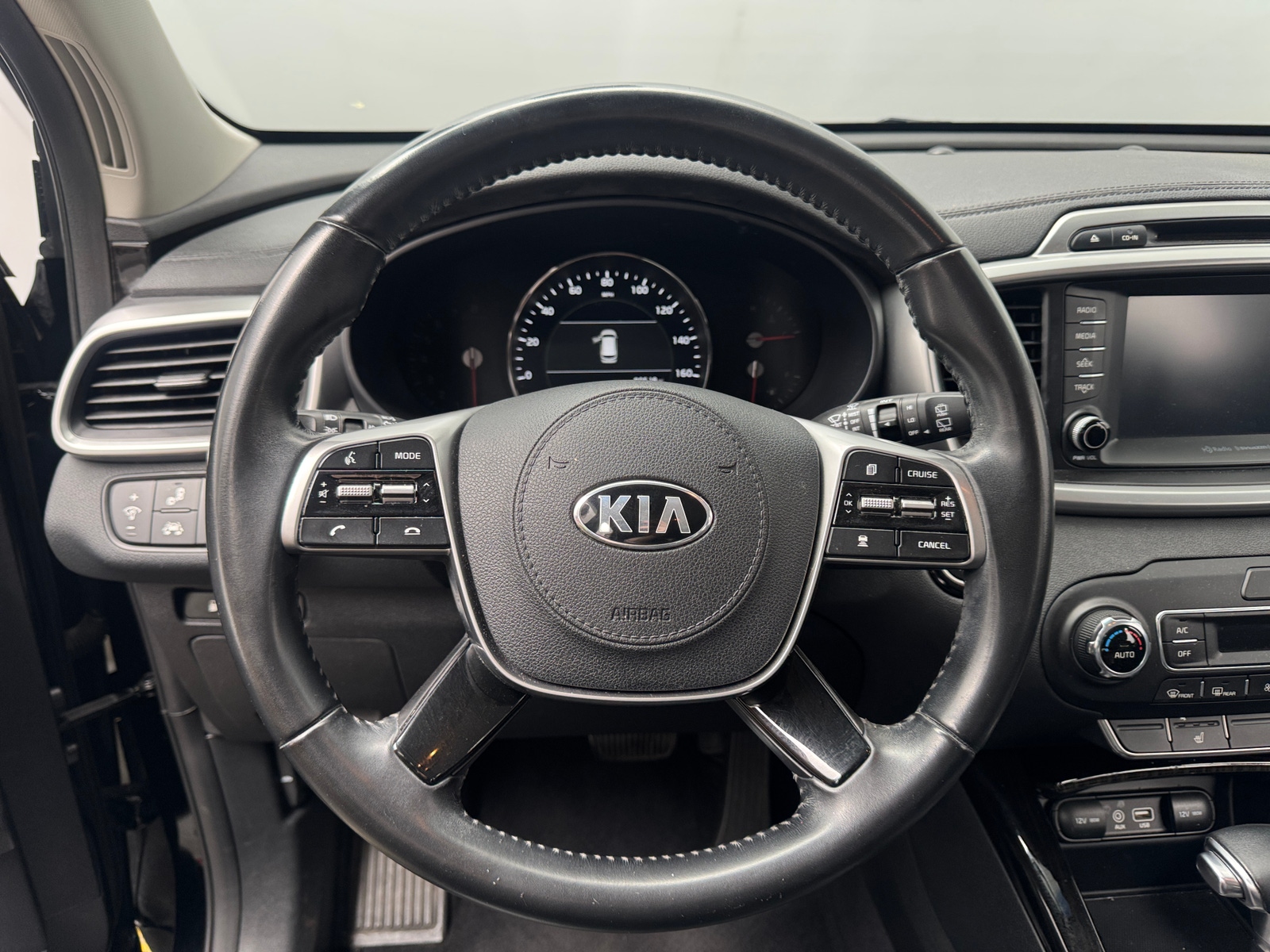 Thumbnail: 2019 Kia Sorento - 4