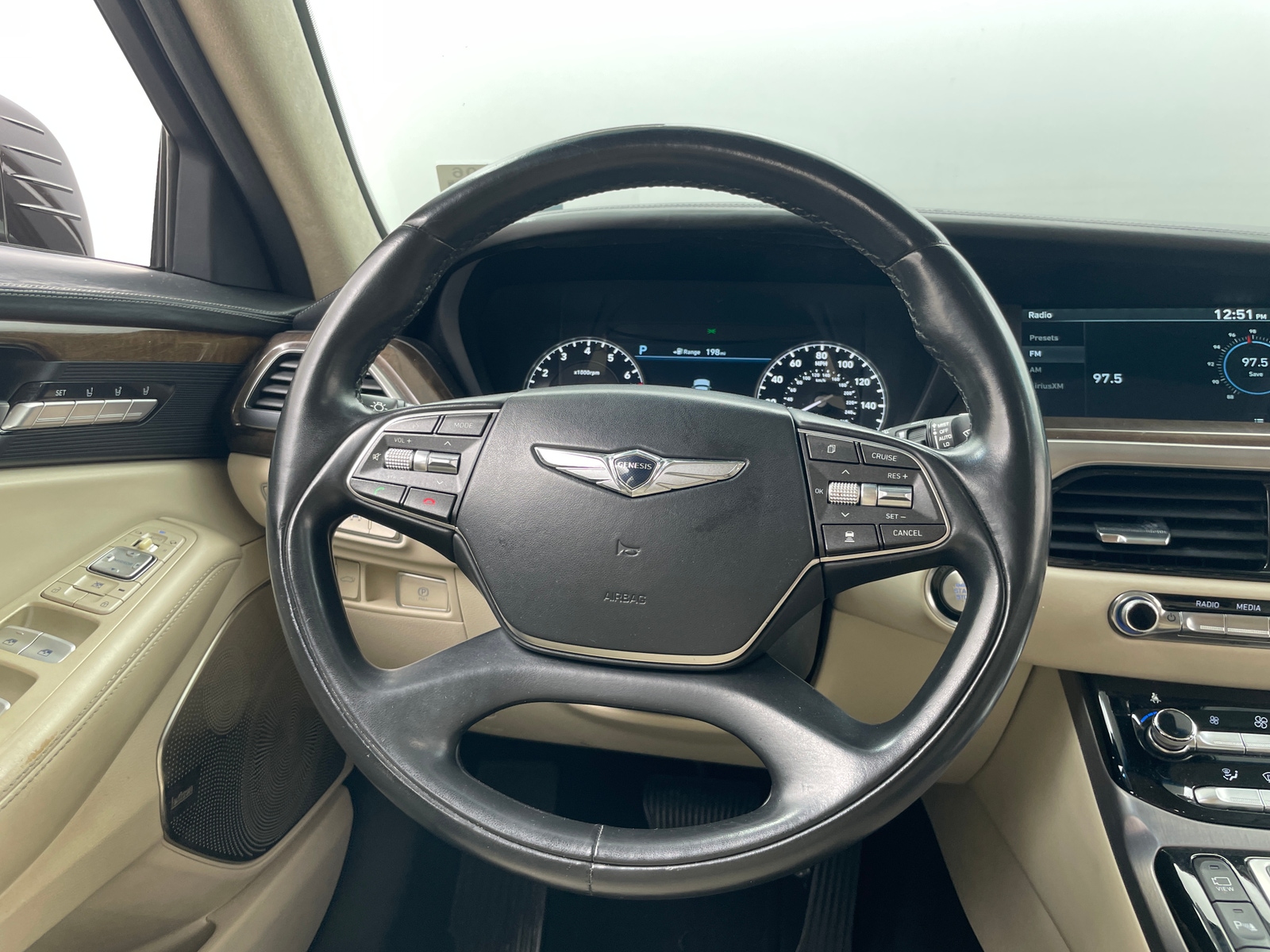 Thumbnail: 2018 Genesis G90 - 4