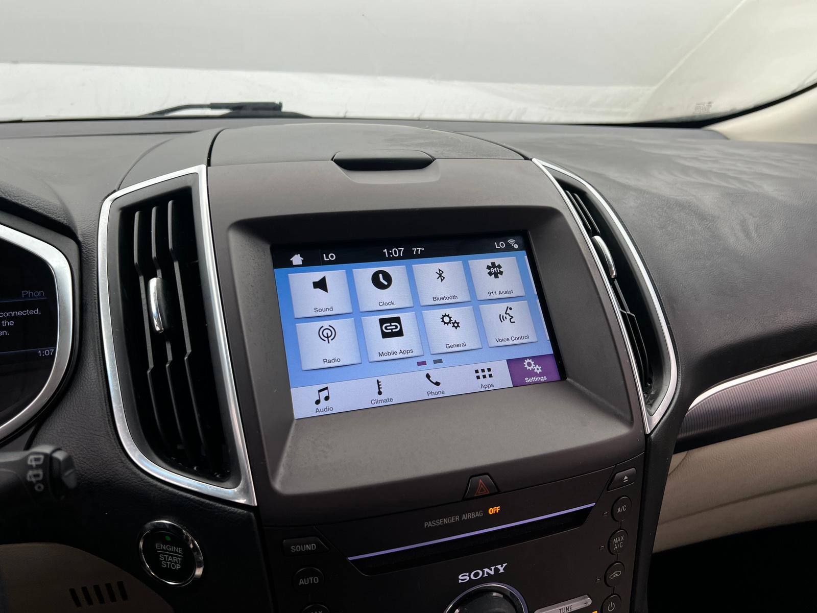 Thumbnail: 2016 Ford Edge - 3