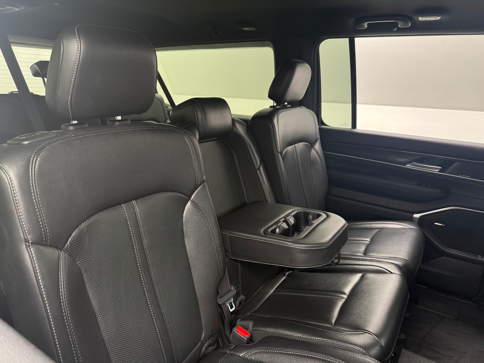 Thumbnail: 2023 Jeep Wagoneer - 5