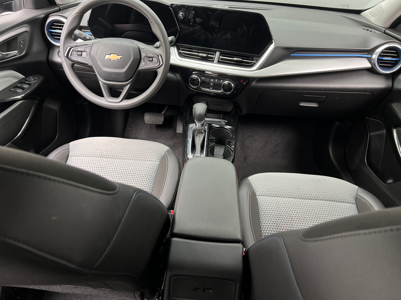 Thumbnail: 2025 Chevrolet Trax - 2