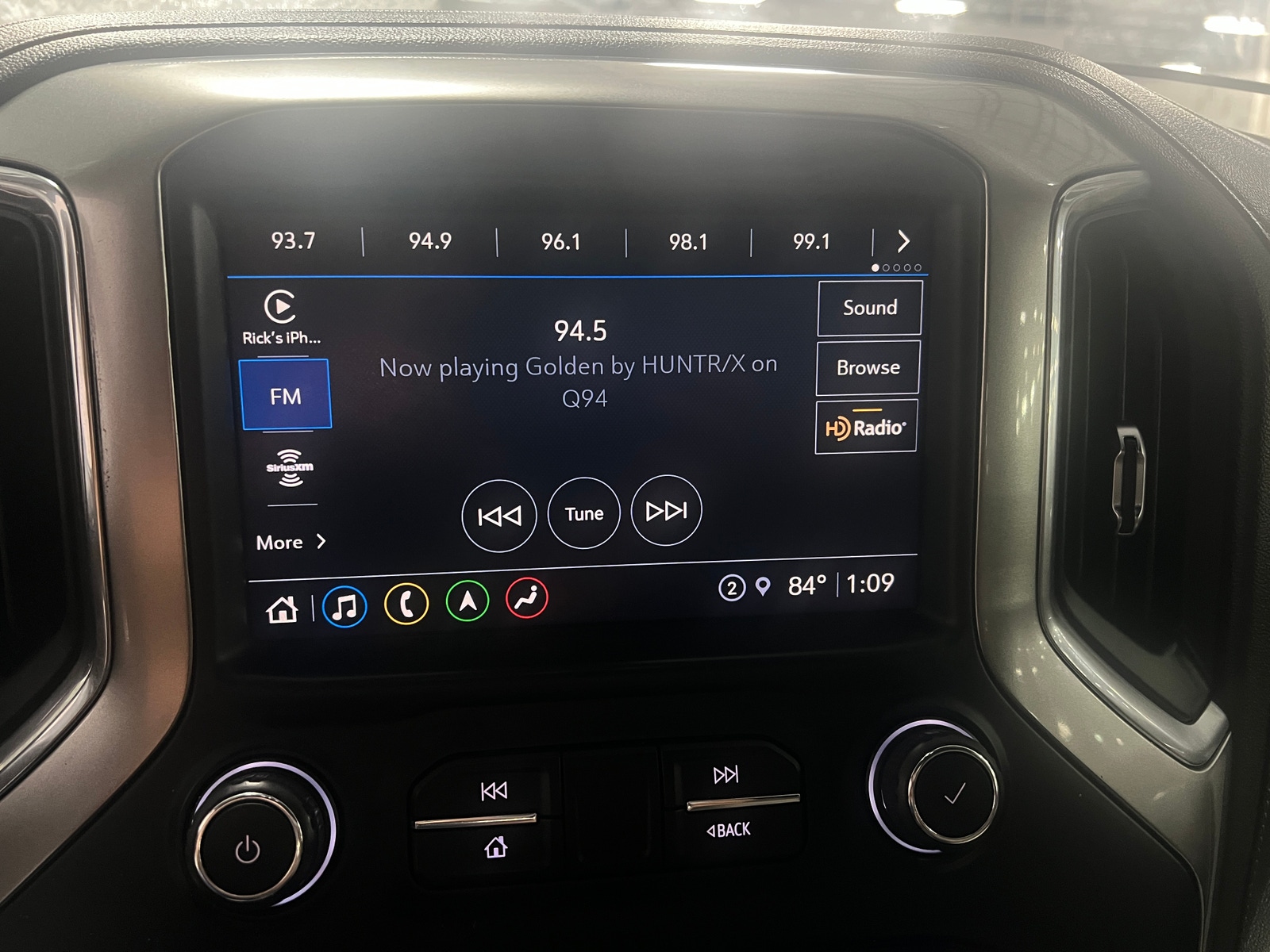 Thumbnail: 2021 Chevrolet Silverado 1500 - 3