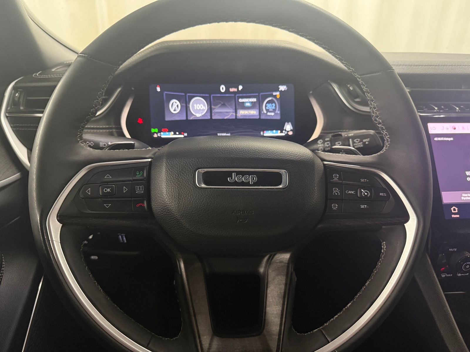Thumbnail: 2025 Jeep Grand Cherokee - 4