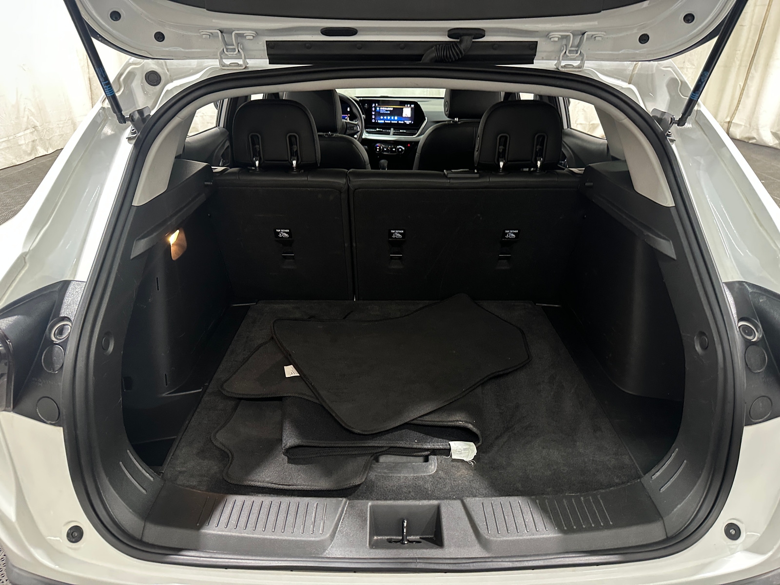 Thumbnail: 2025 Chevrolet Trax - 6
