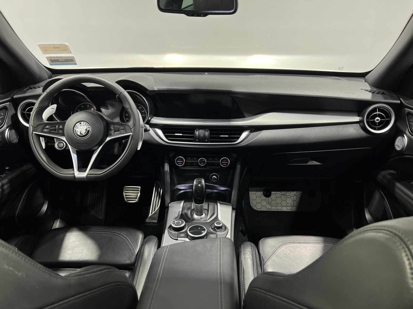 Thumbnail: 2018 Alfa Romeo Stelvio - 2