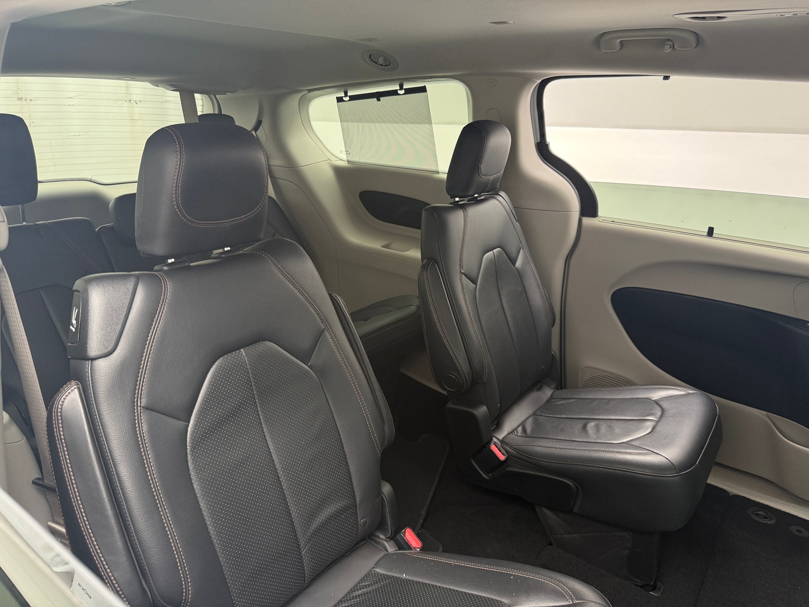 Thumbnail: 2018 Chrysler Pacifica - 5