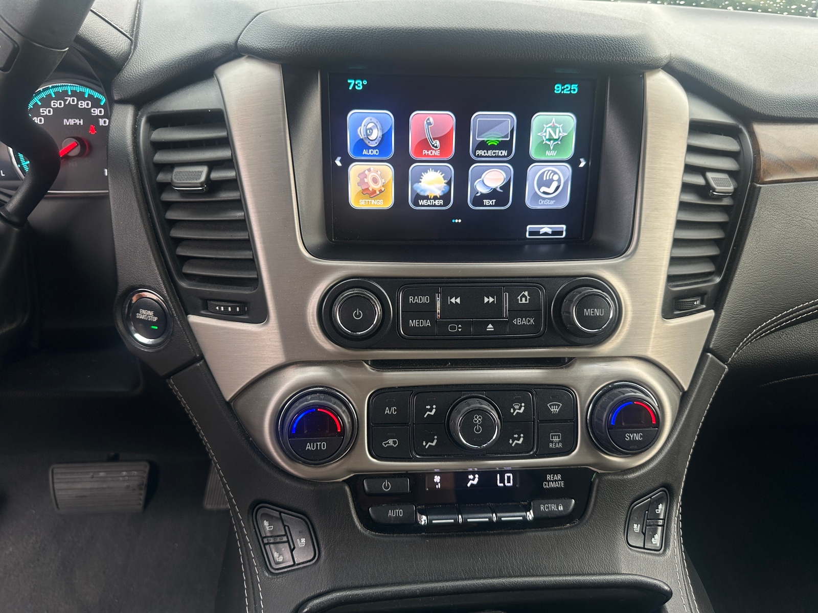 Thumbnail: 2019 GMC Yukon XL - 3