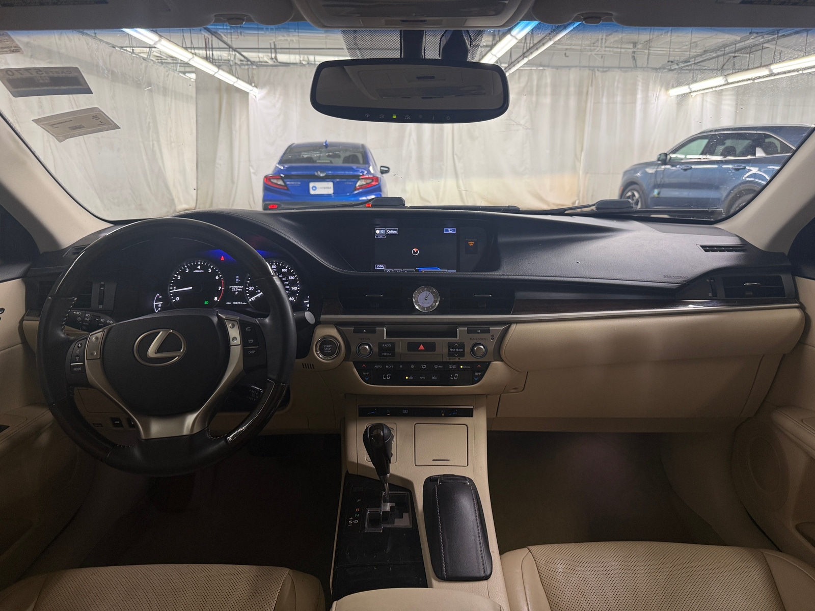 Thumbnail: 2015 Lexus ES - 2