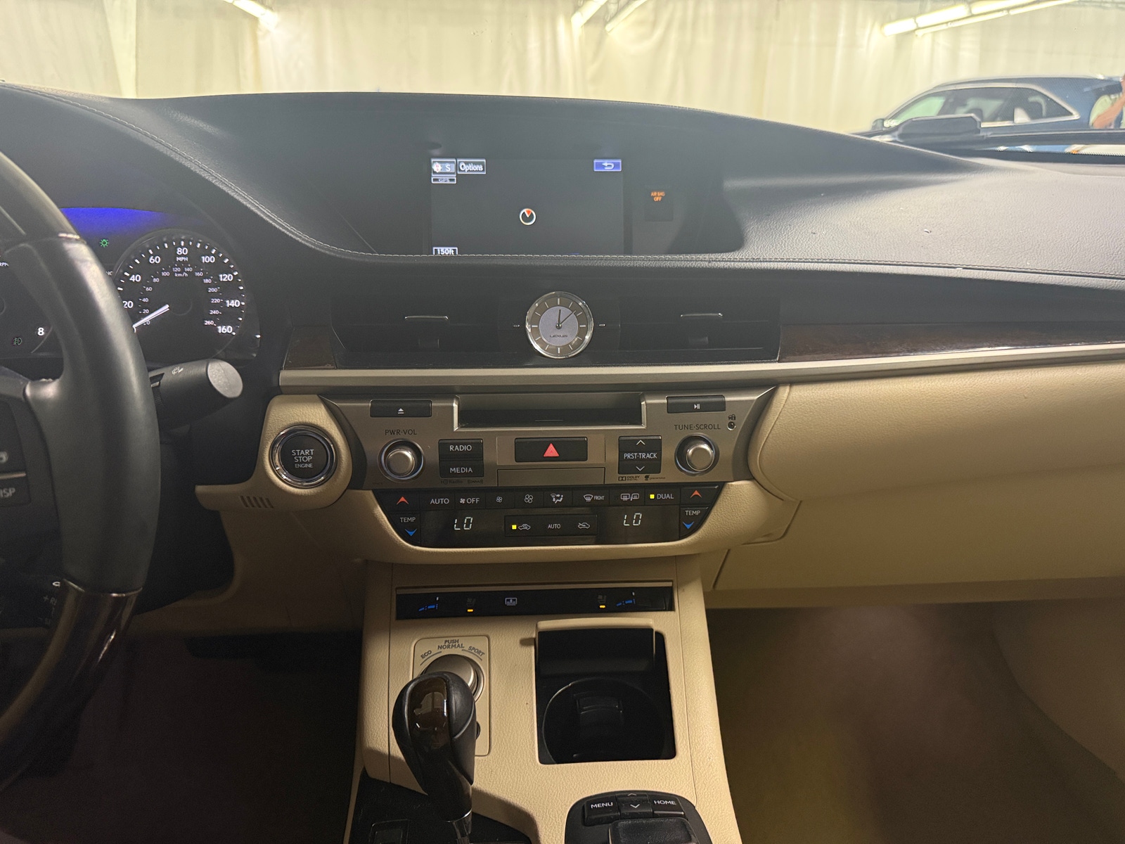 Thumbnail: 2015 Lexus ES - 3