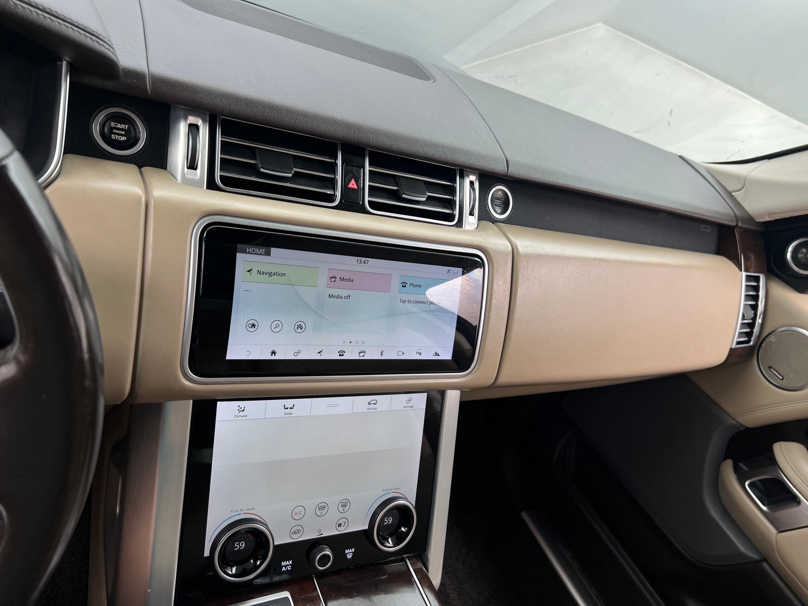 Thumbnail: 2018 Land Rover Range Rover - 3