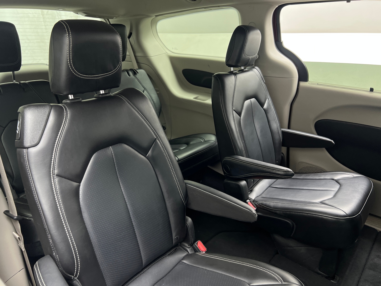 Thumbnail: 2023 Chrysler Pacifica - 5