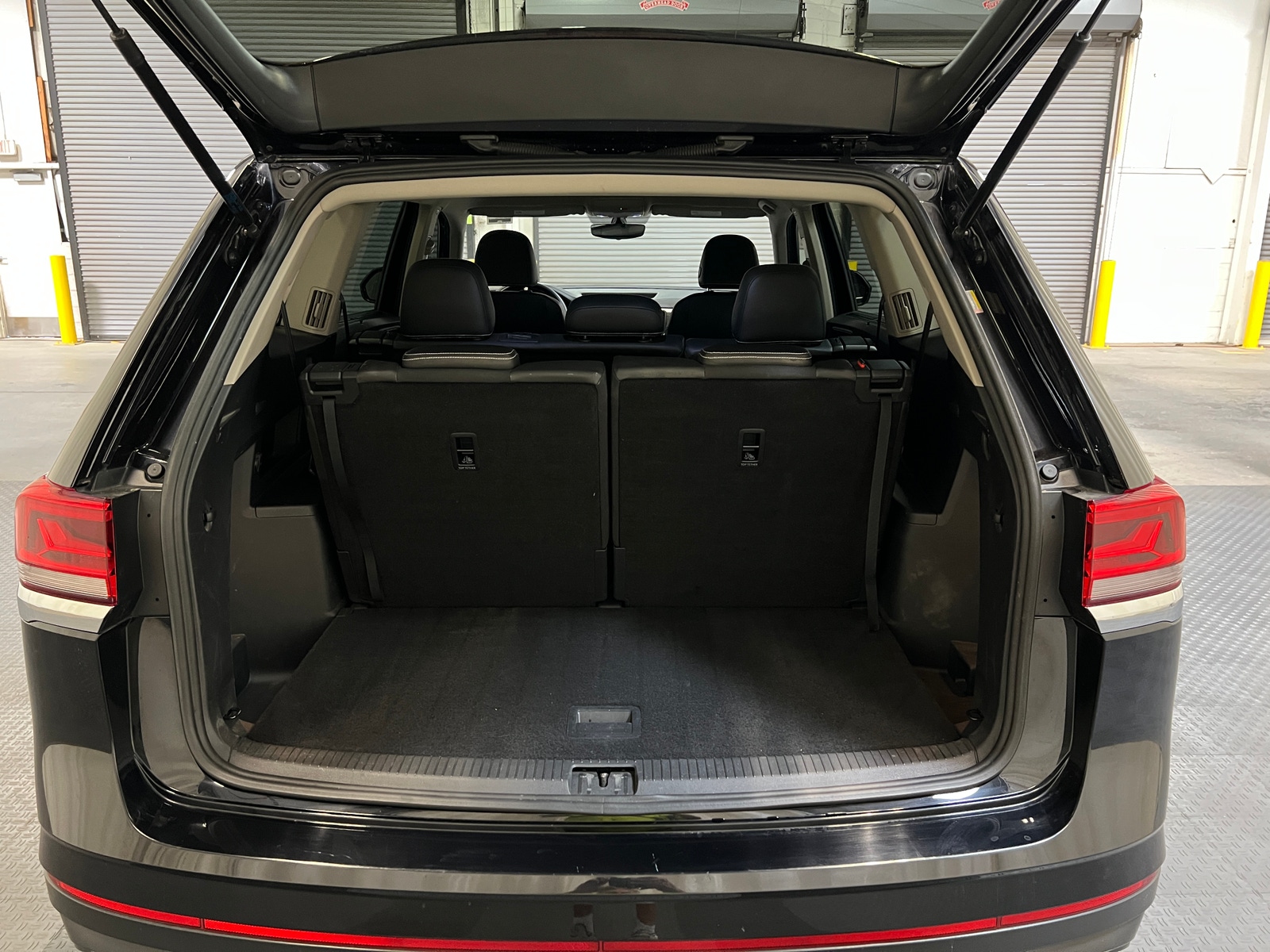 Thumbnail: 2022 Volkswagen Atlas - 6
