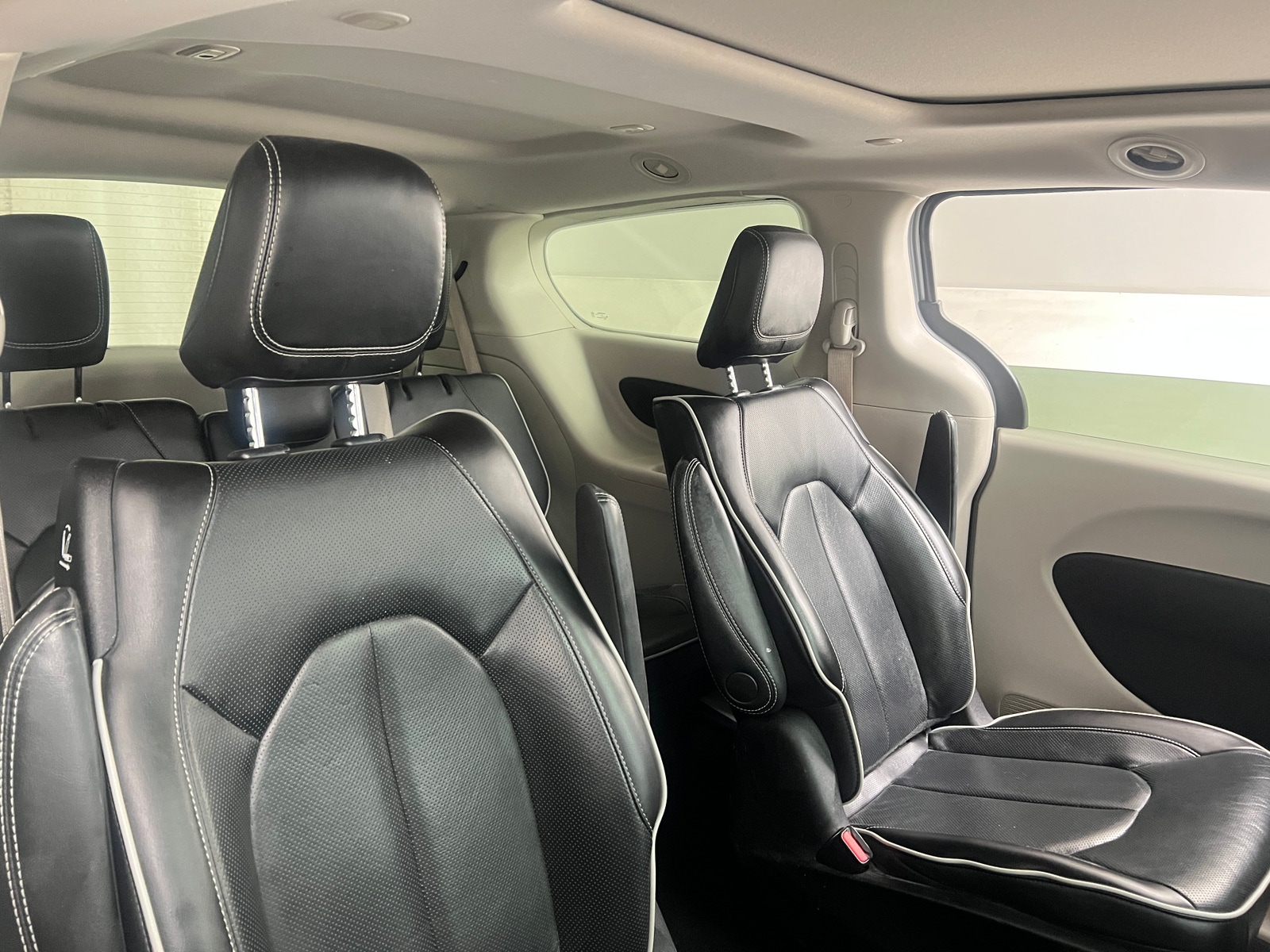Thumbnail: 2023 Chrysler Pacifica - 5