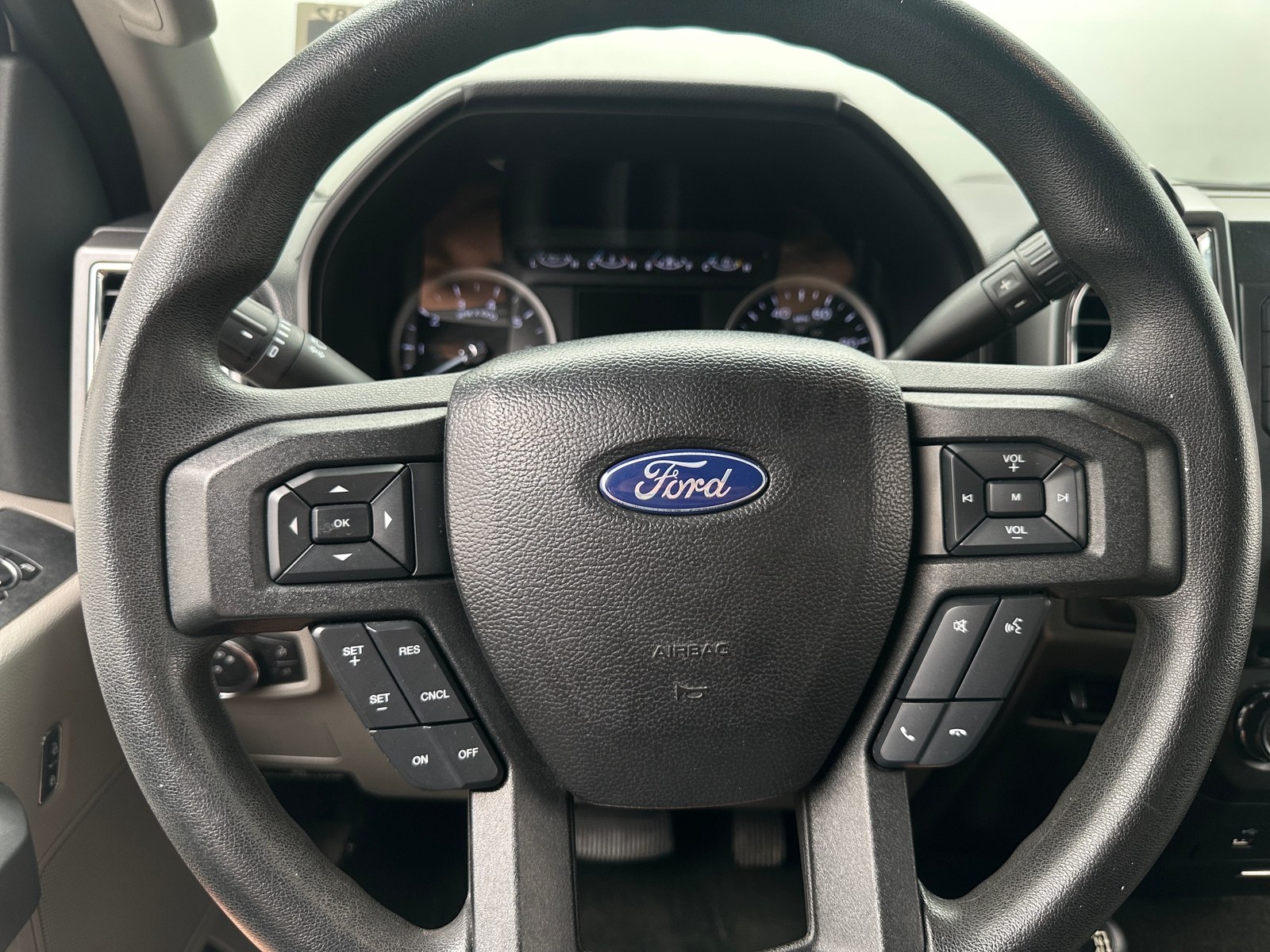 Thumbnail: 2017 Ford Econoline - 5