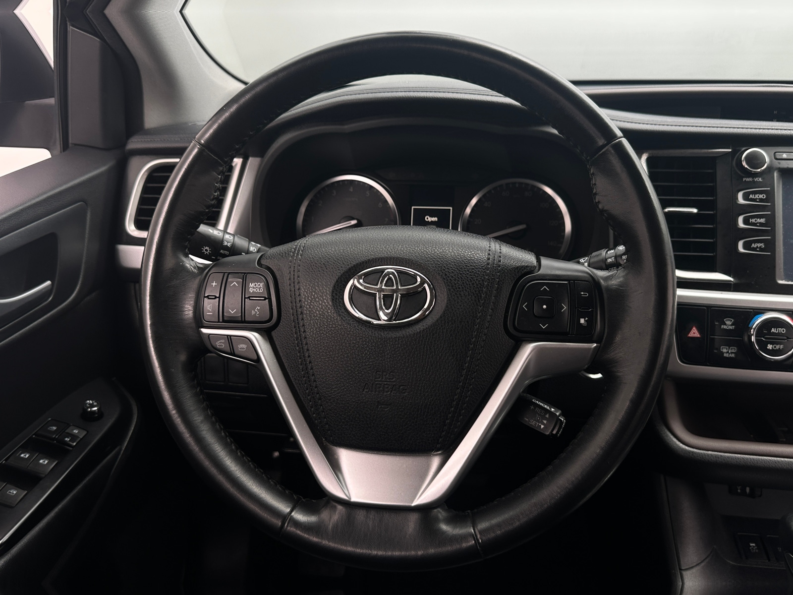 Thumbnail: 2015 Toyota Highlander - 4