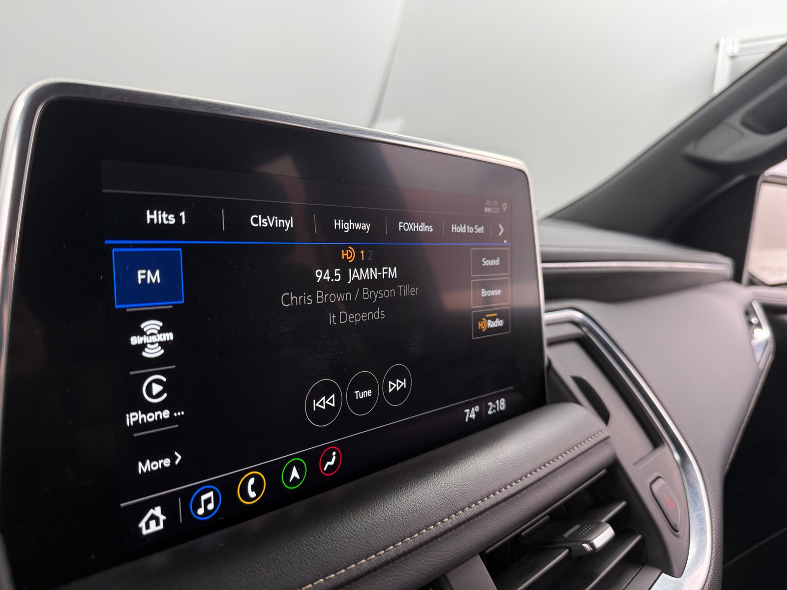 Thumbnail: 2021 GMC Yukon XL - 3