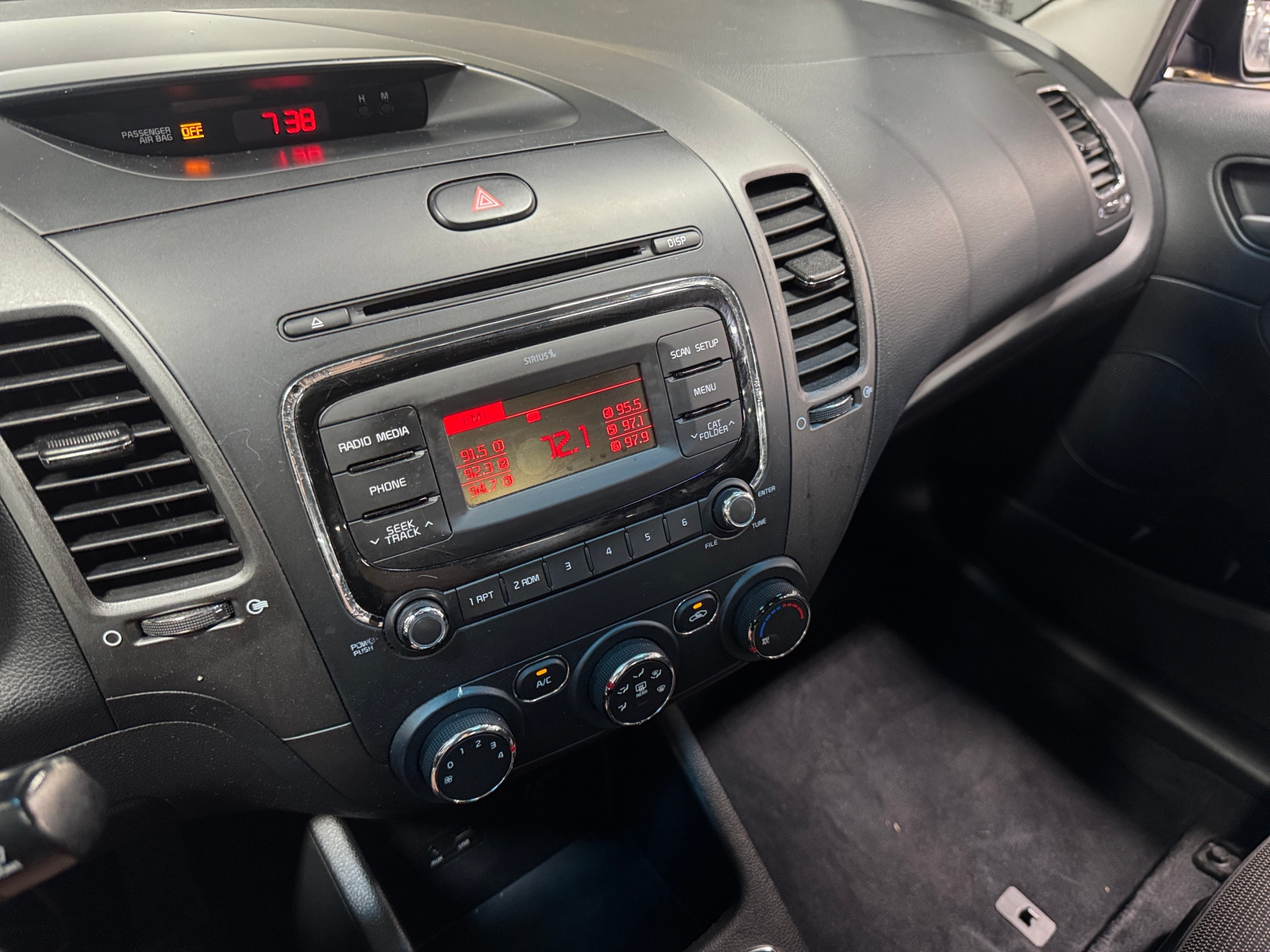 Thumbnail: 2018 Kia Forte - 4