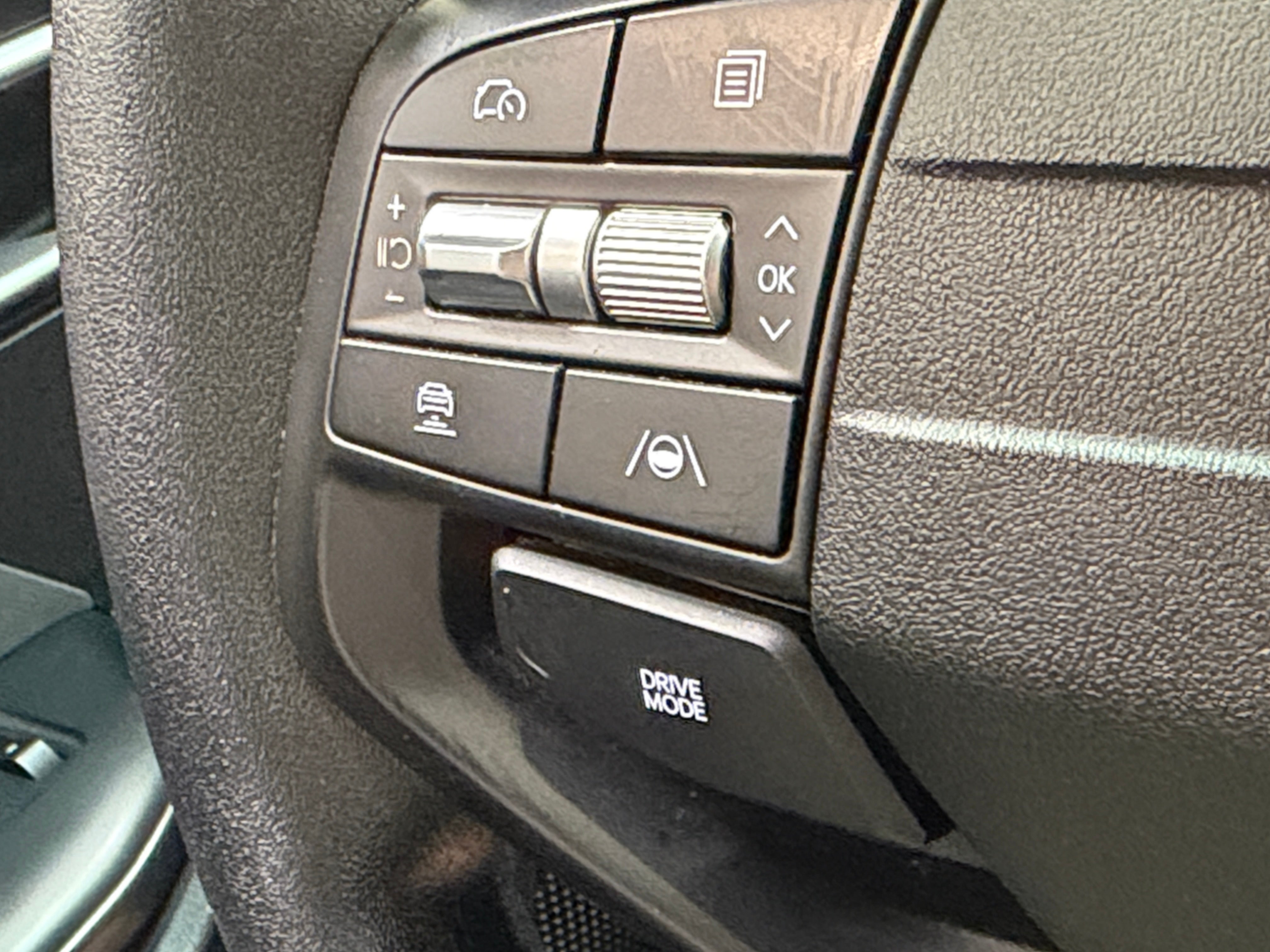 2025 Kia K4 LXS - Photo 11