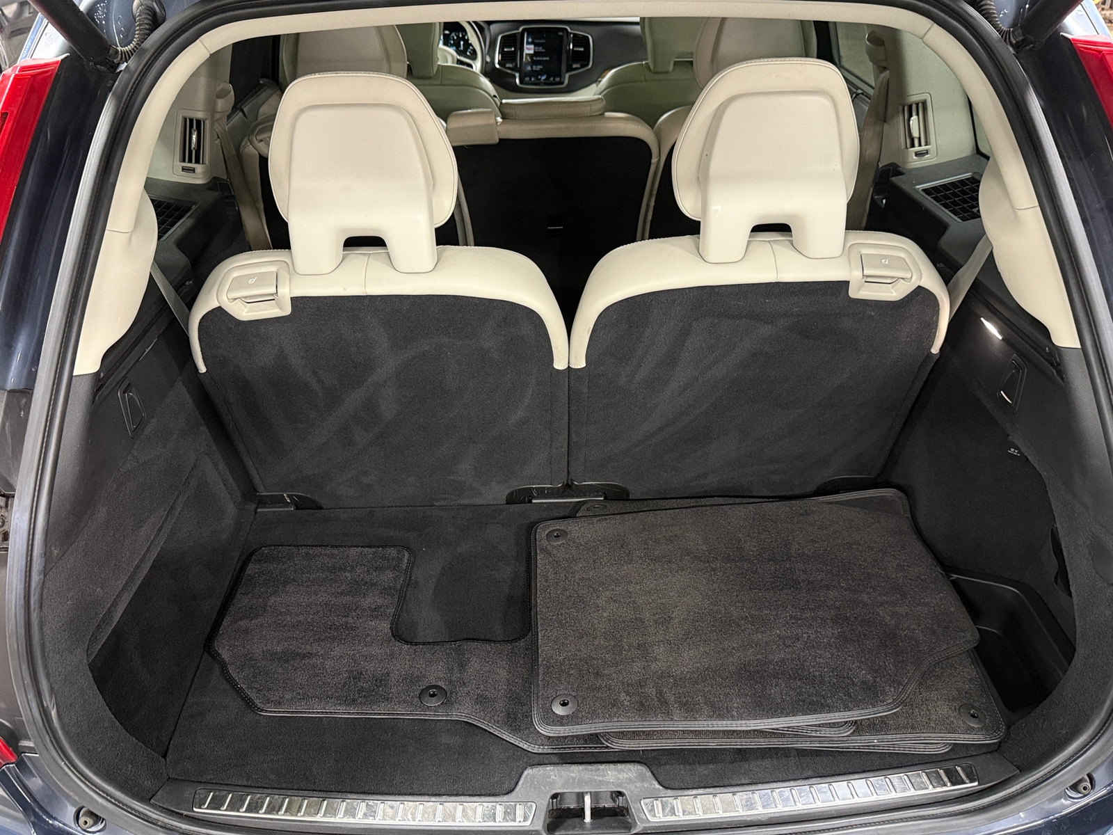 Thumbnail: 2019 Volvo XC90 - 6