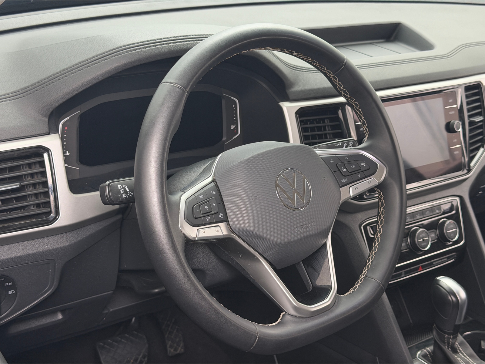 Thumbnail: 2023 Volkswagen Atlas - 4