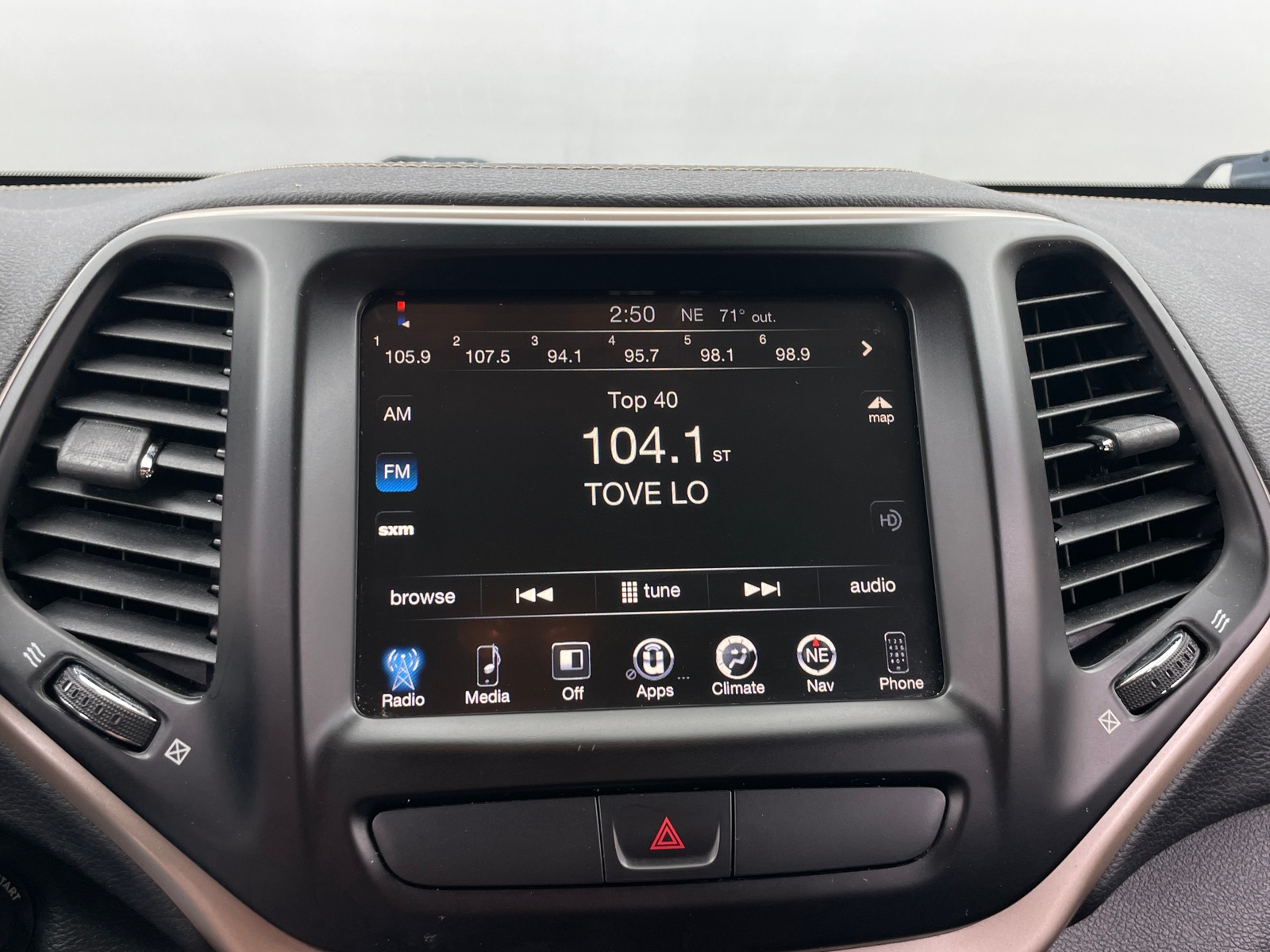 Thumbnail: 2016 Jeep Cherokee - 4