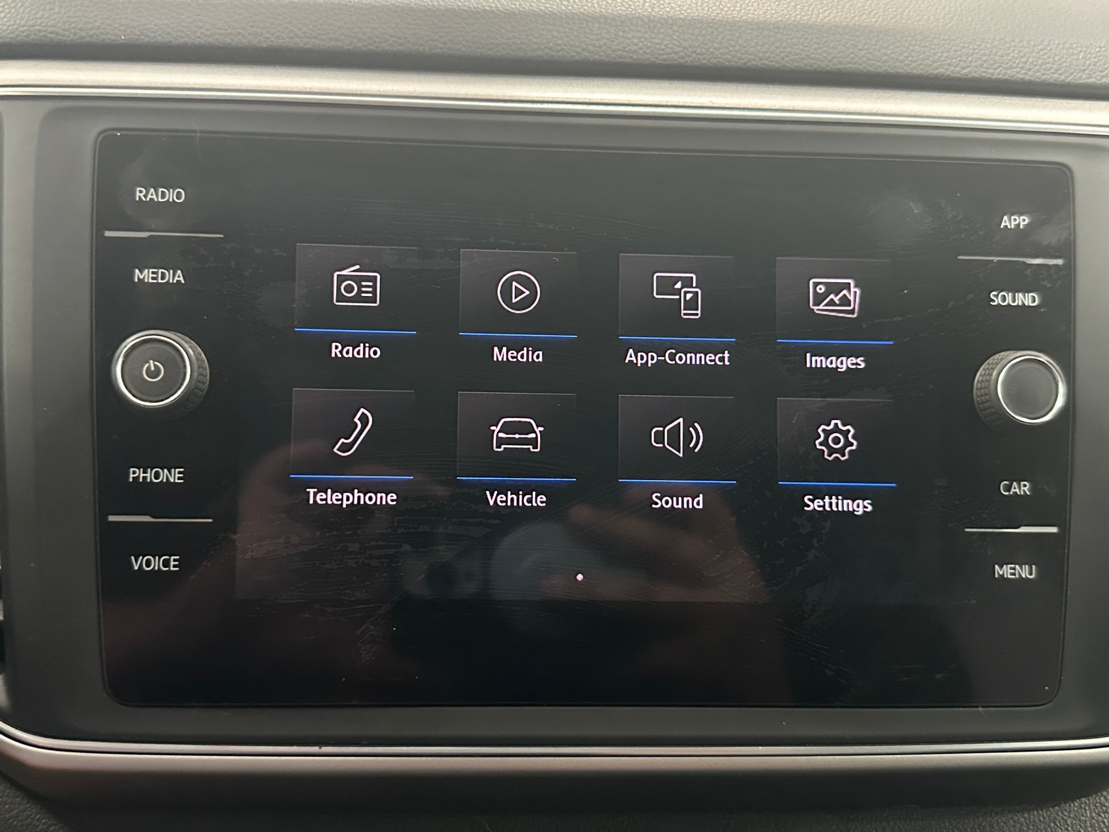 Thumbnail: 2018 Volkswagen Atlas - 3