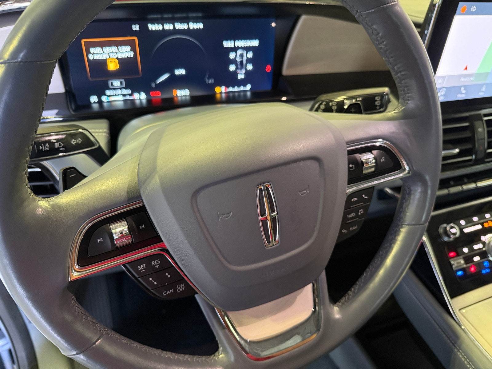 Thumbnail: 2018 Lincoln Navigator - 4