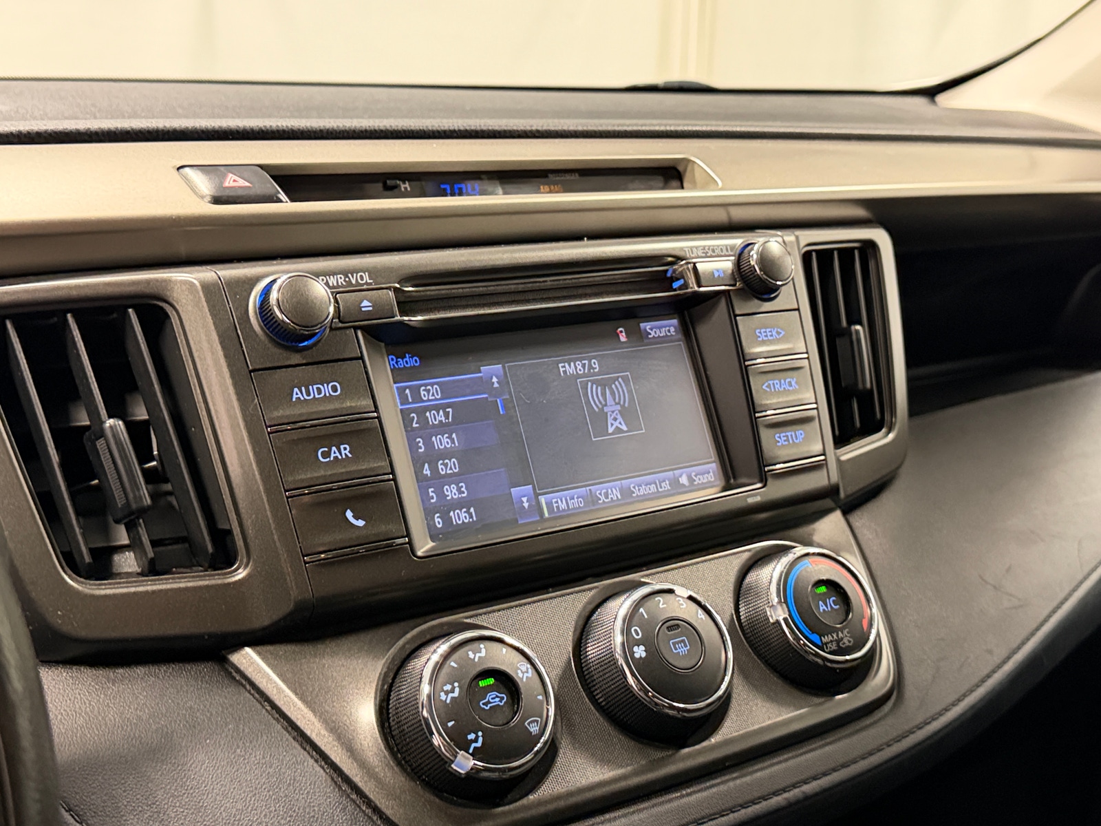 Thumbnail: 2014 Toyota RAV4 - 4