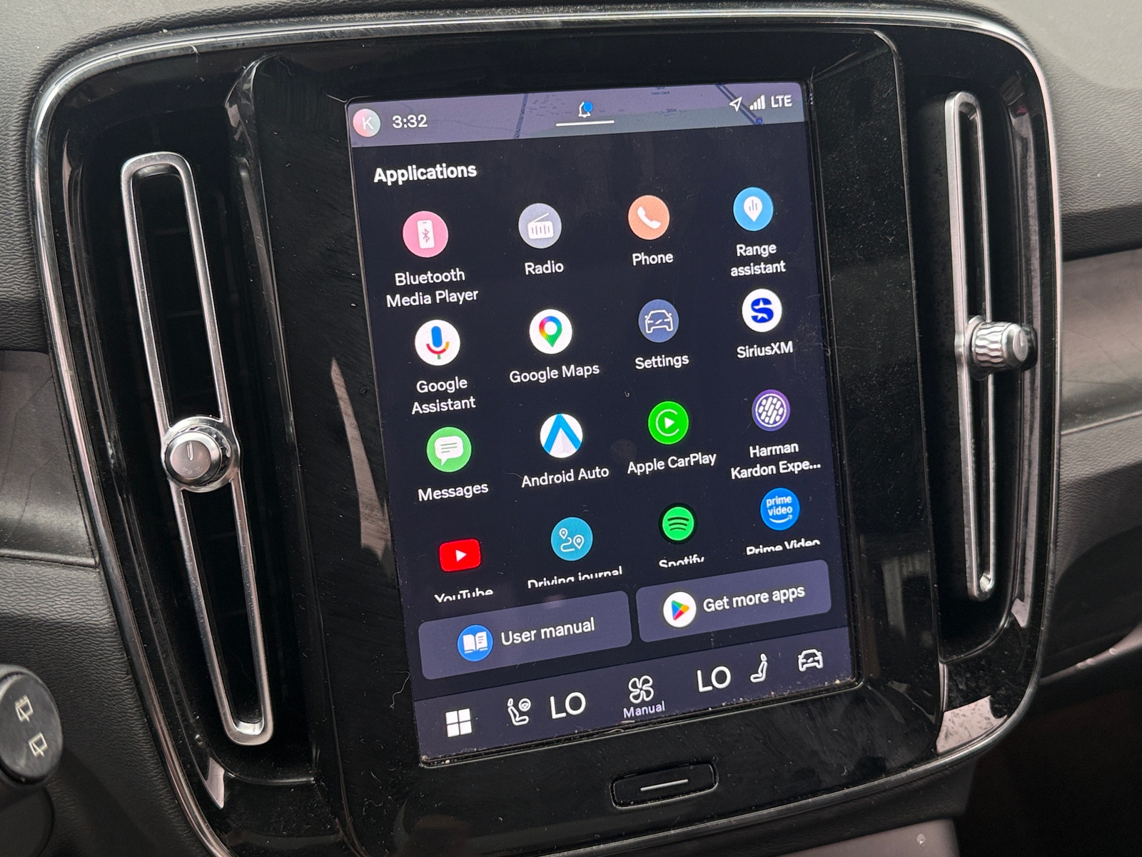 Thumbnail: 2023 Volvo XC40 - 4