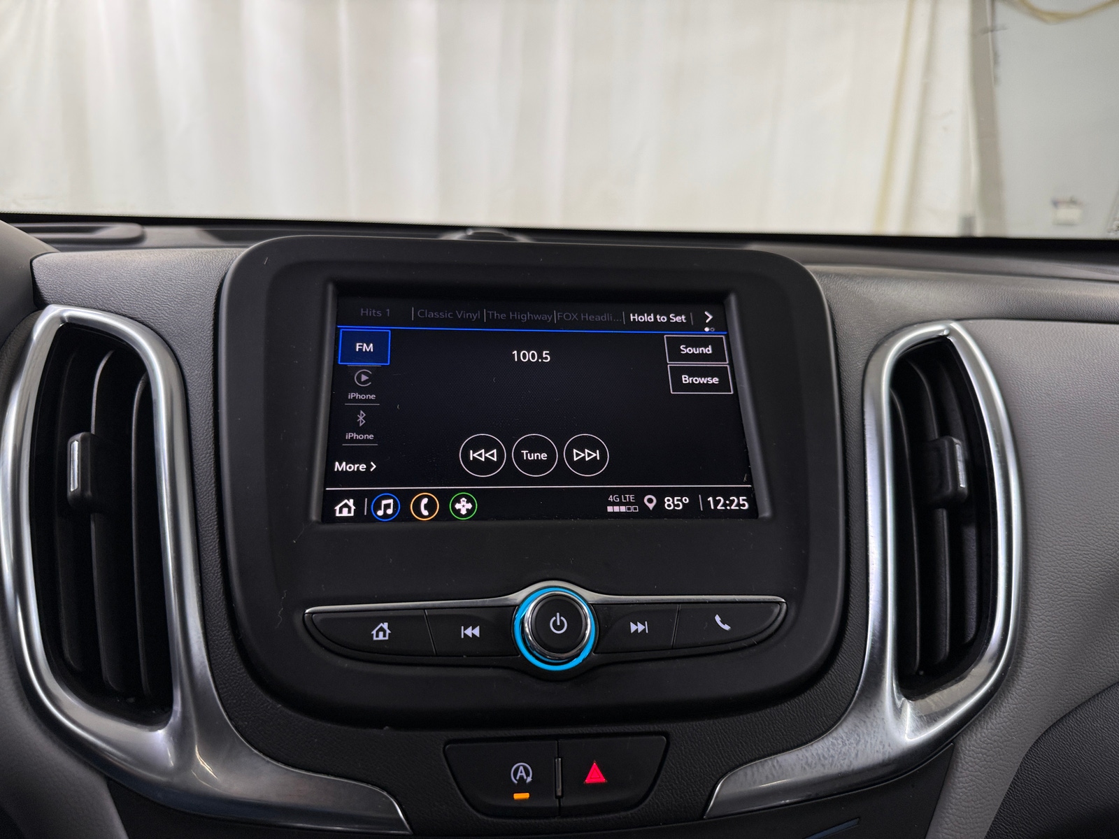 Thumbnail: 2022 Chevrolet Equinox - 4