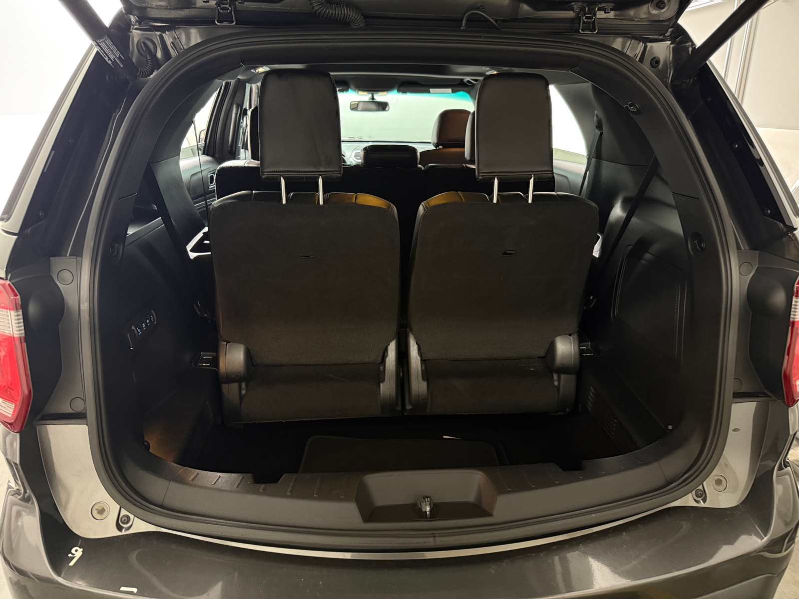 Thumbnail: 2017 Ford Explorer - 6
