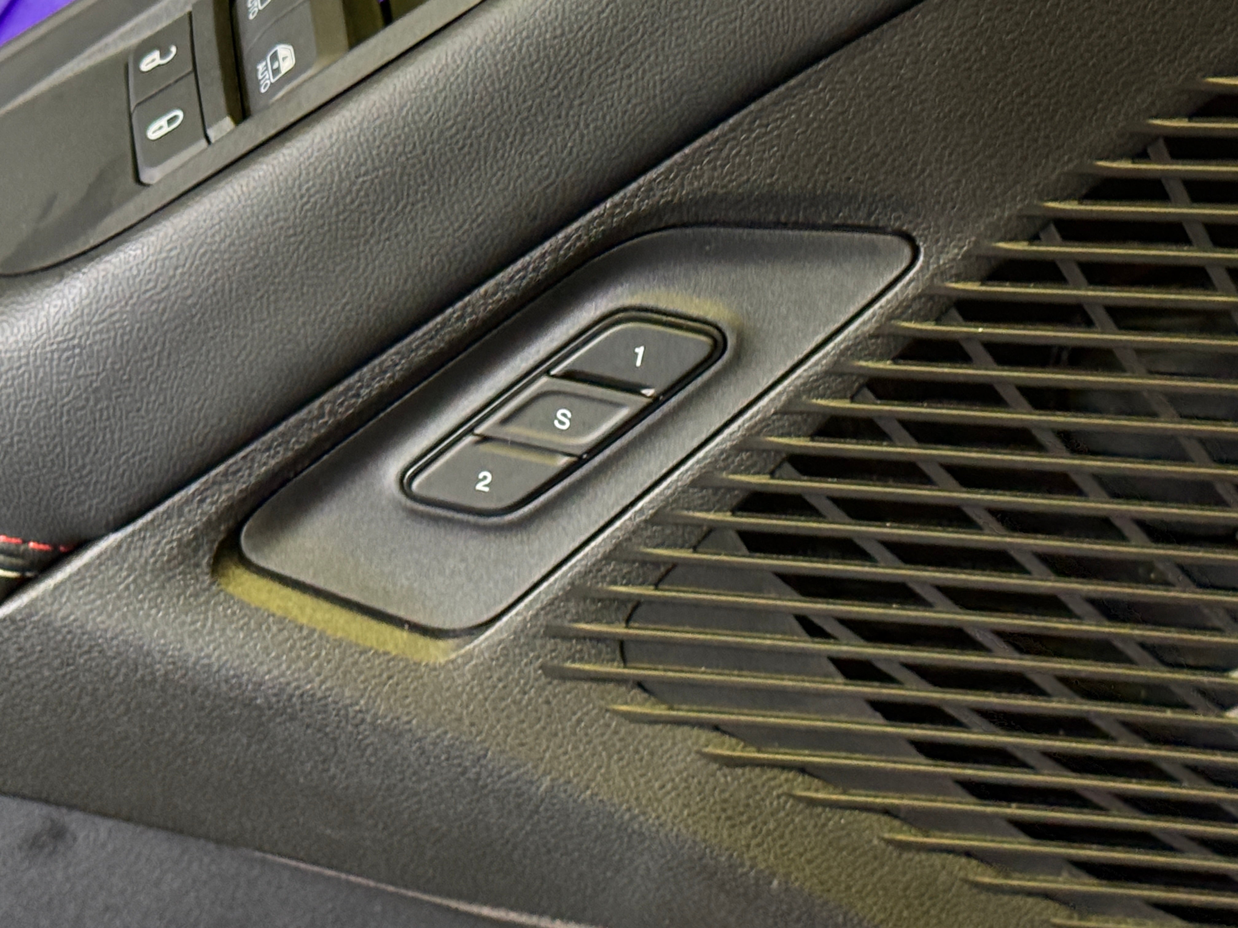 Used 2024 Dodge Charger Daytona R/T with VIN 2C3CDBCK9RR206824 for sale in Pewaukee, WI