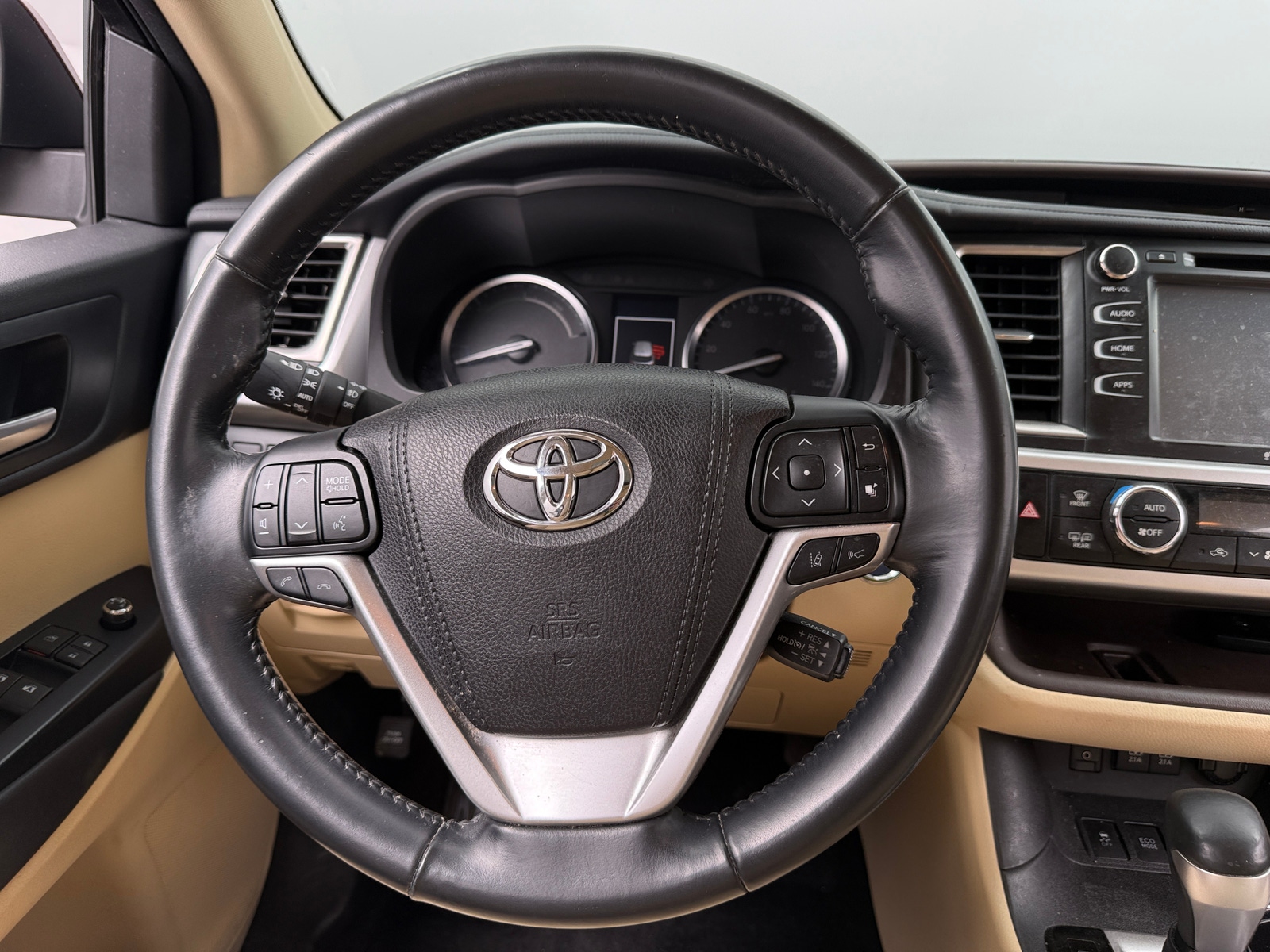 Thumbnail: 2017 Toyota Highlander - 4