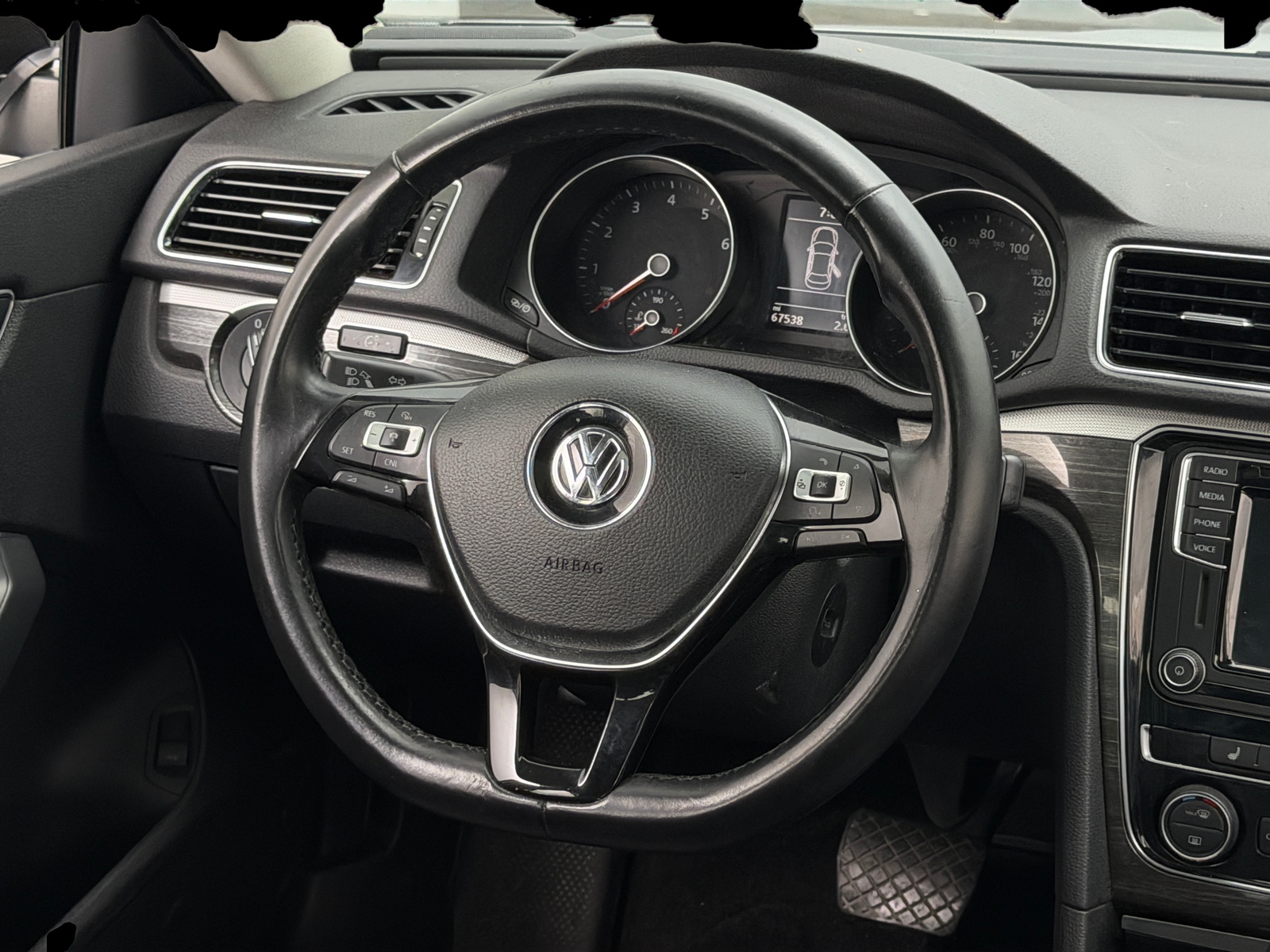 Thumbnail: 2018 Volkswagen Passat - 4