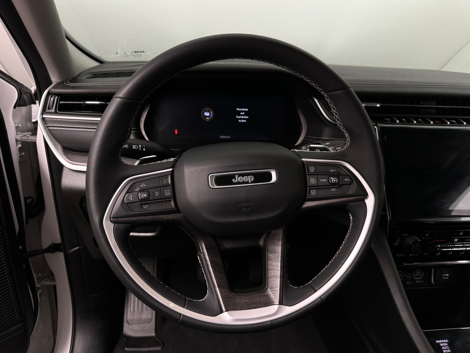 Thumbnail: 2023 Jeep Grand Cherokee - 4