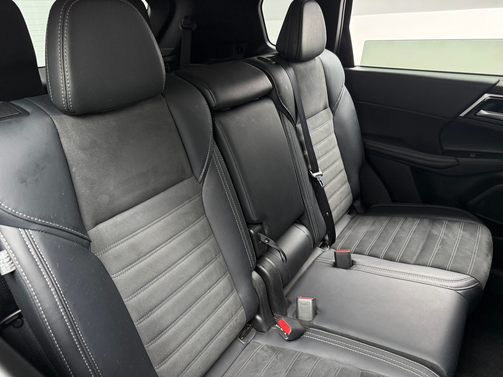 Thumbnail: 2024 Mitsubishi Outlander - 5