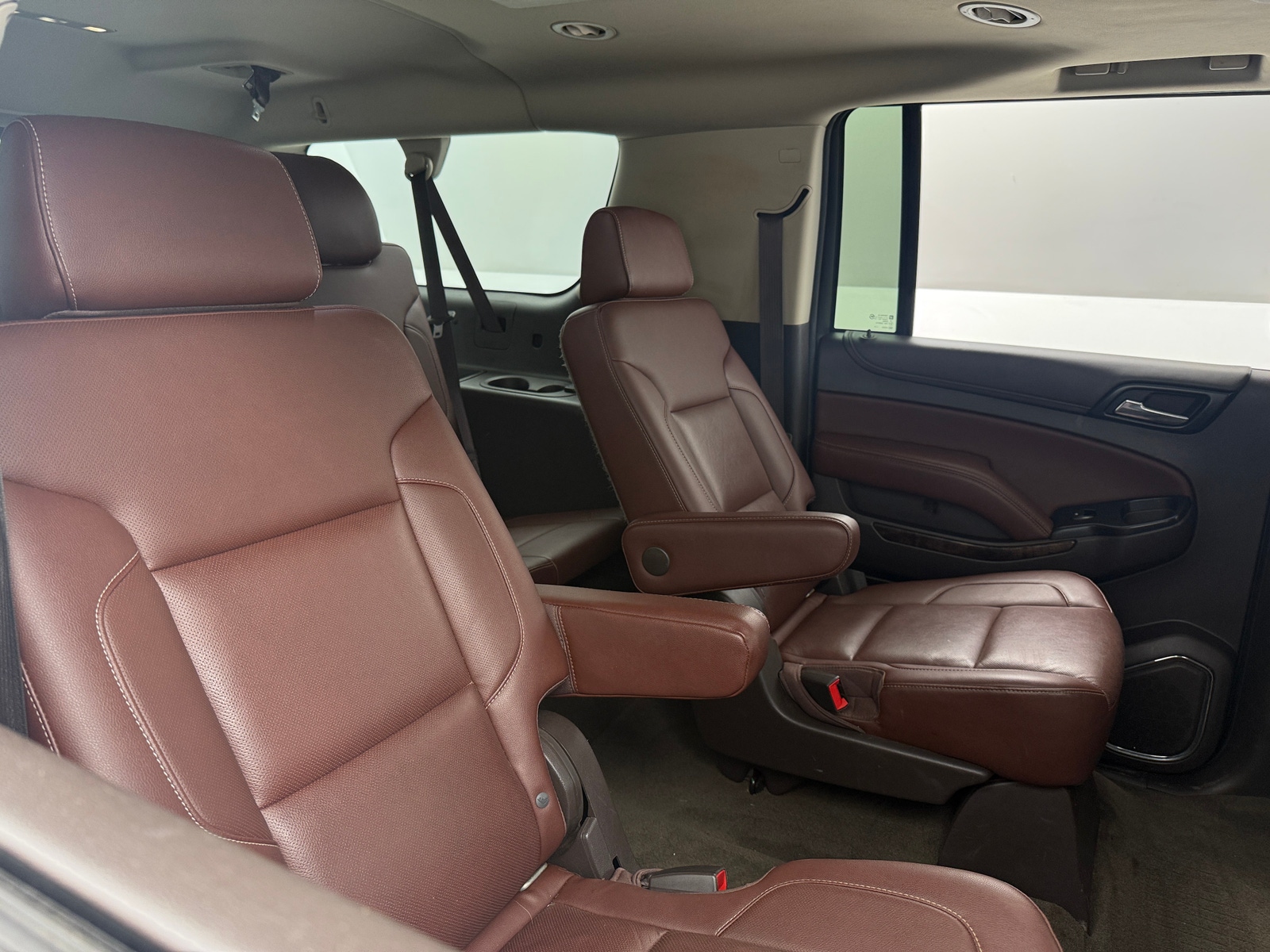 Thumbnail: 2017 Chevrolet Suburban - 5