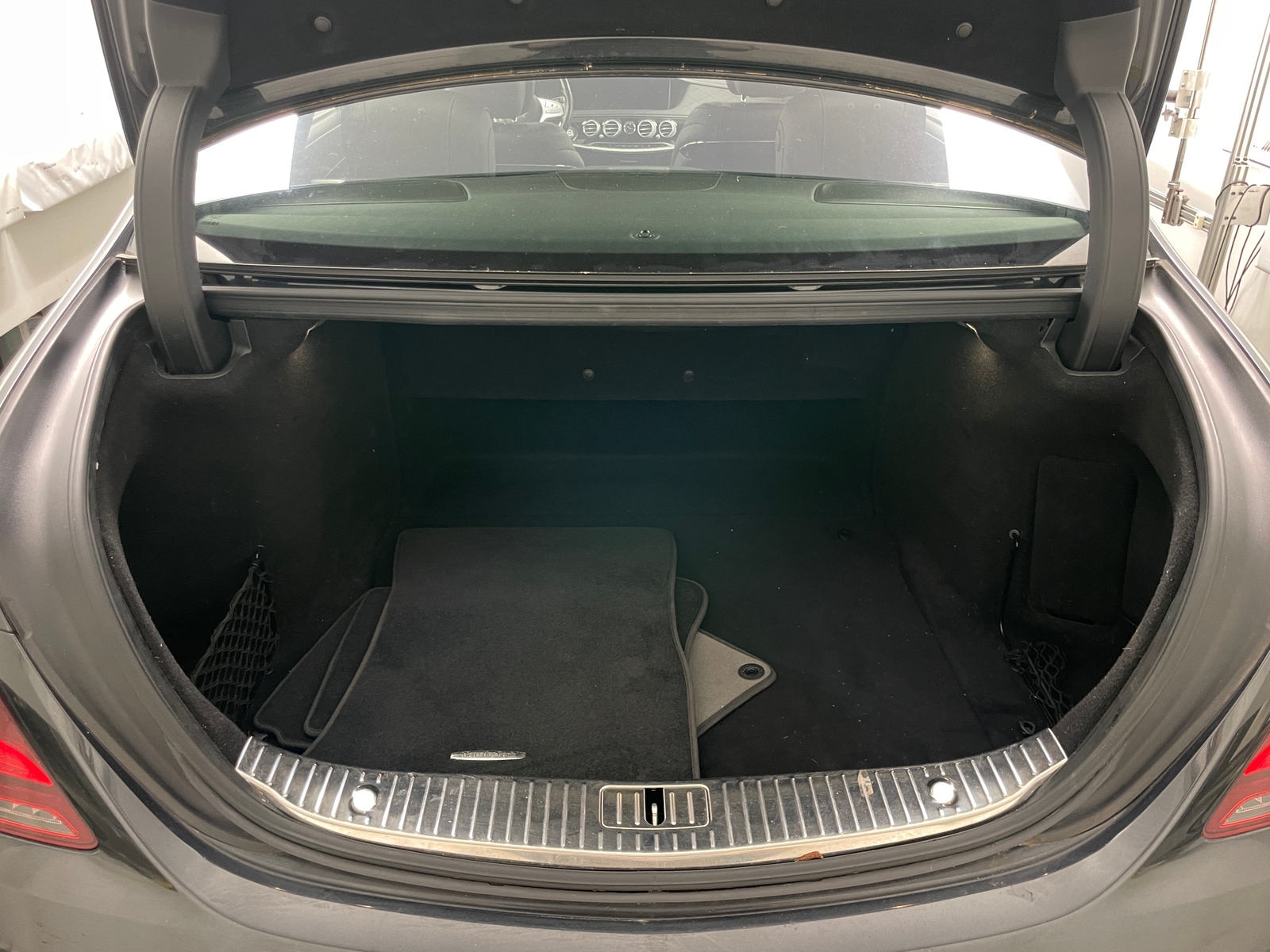 Thumbnail: 2019 Mercedes-Benz S-Class - 6