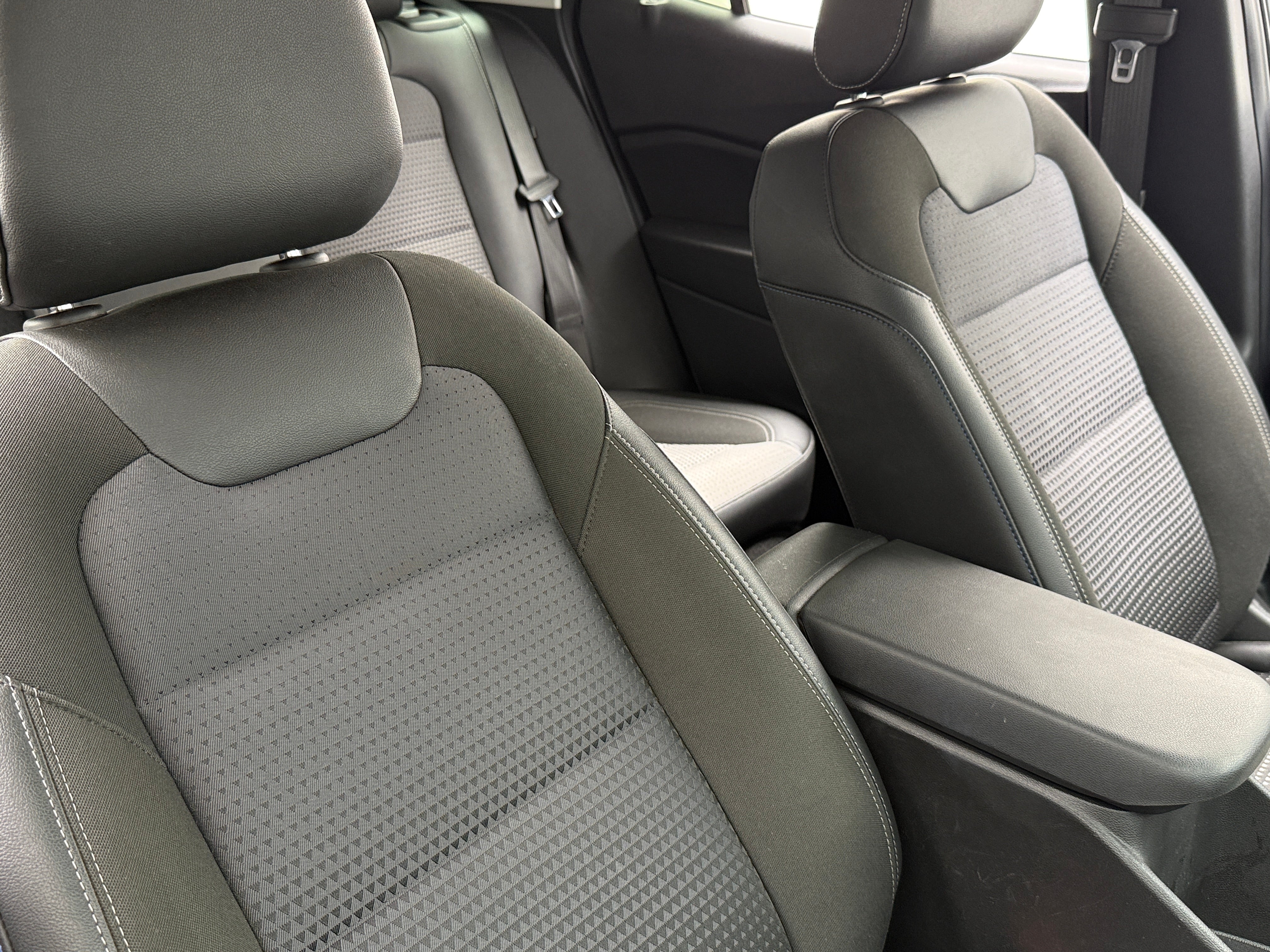 2025 Chevrolet Trax LT - Photo 9