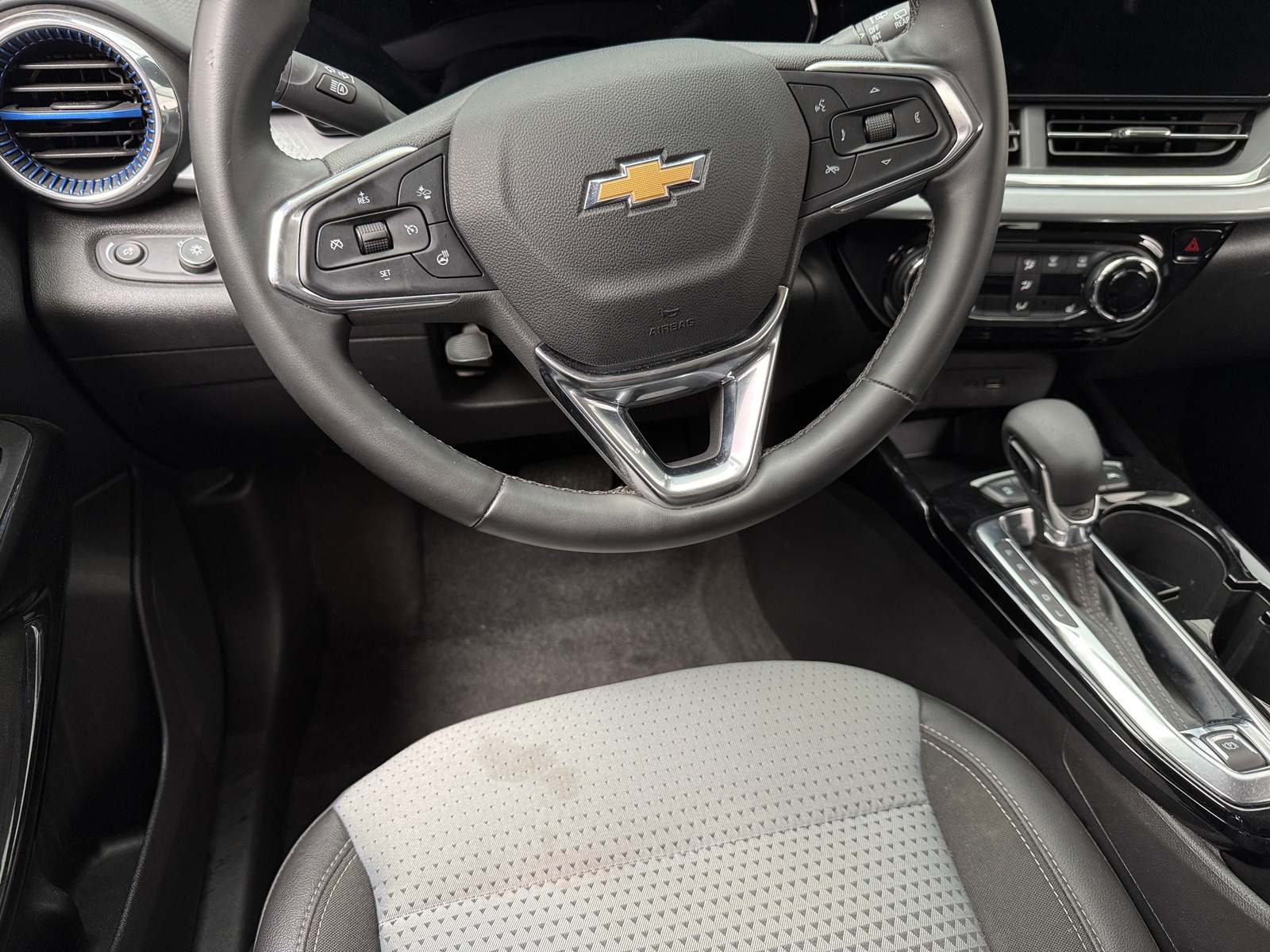 Thumbnail: 2025 Chevrolet Trax - 4