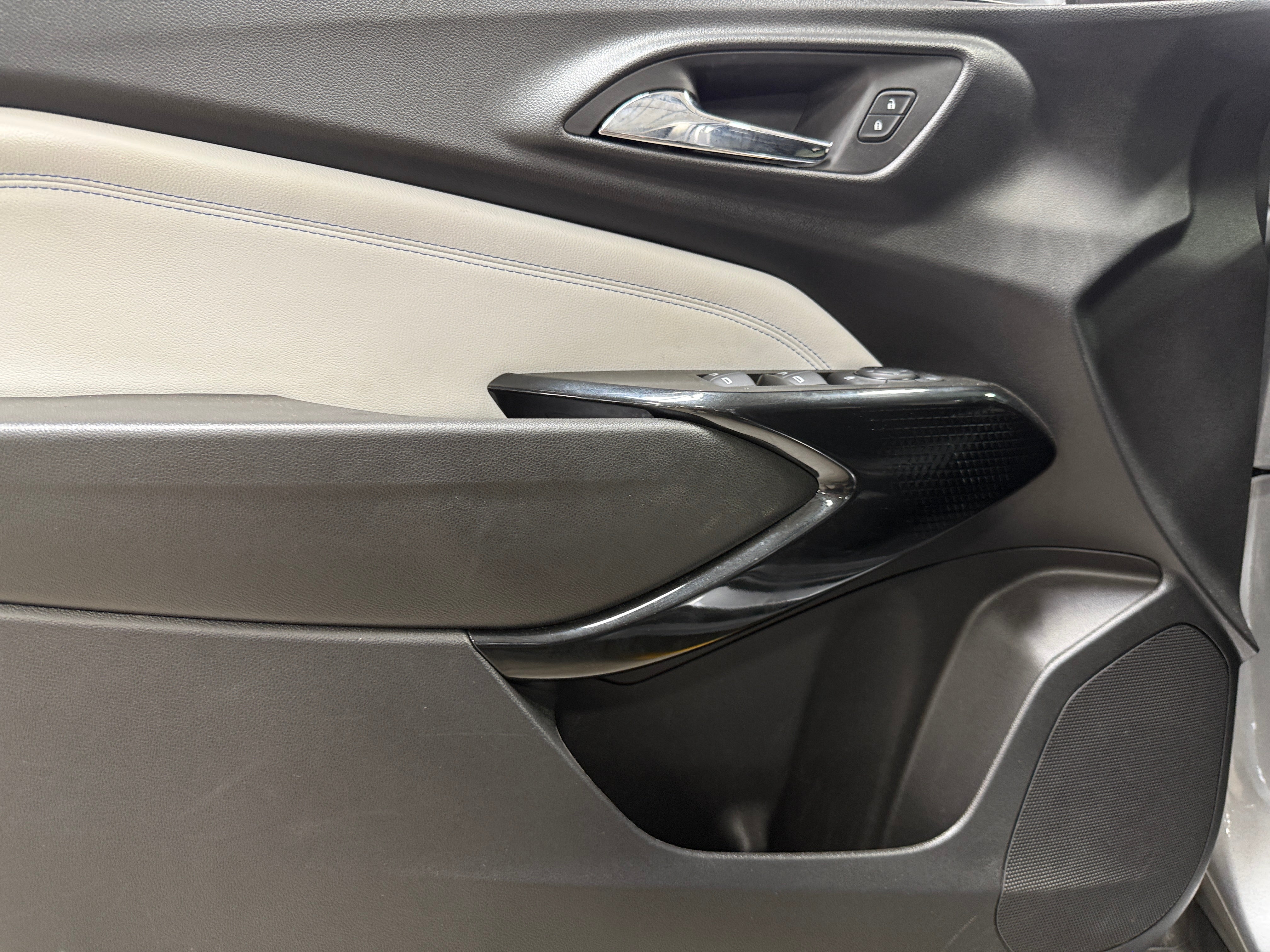 2025 Chevrolet Trax LT - Photo 5