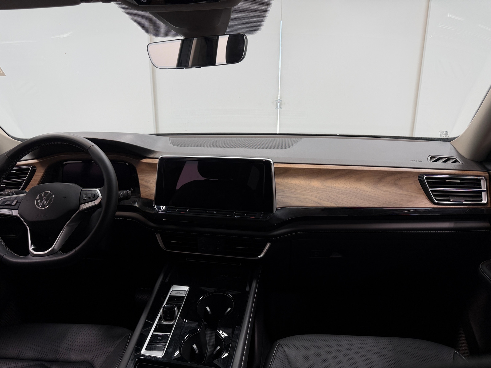 Thumbnail: 2026 Volkswagen Atlas - 2