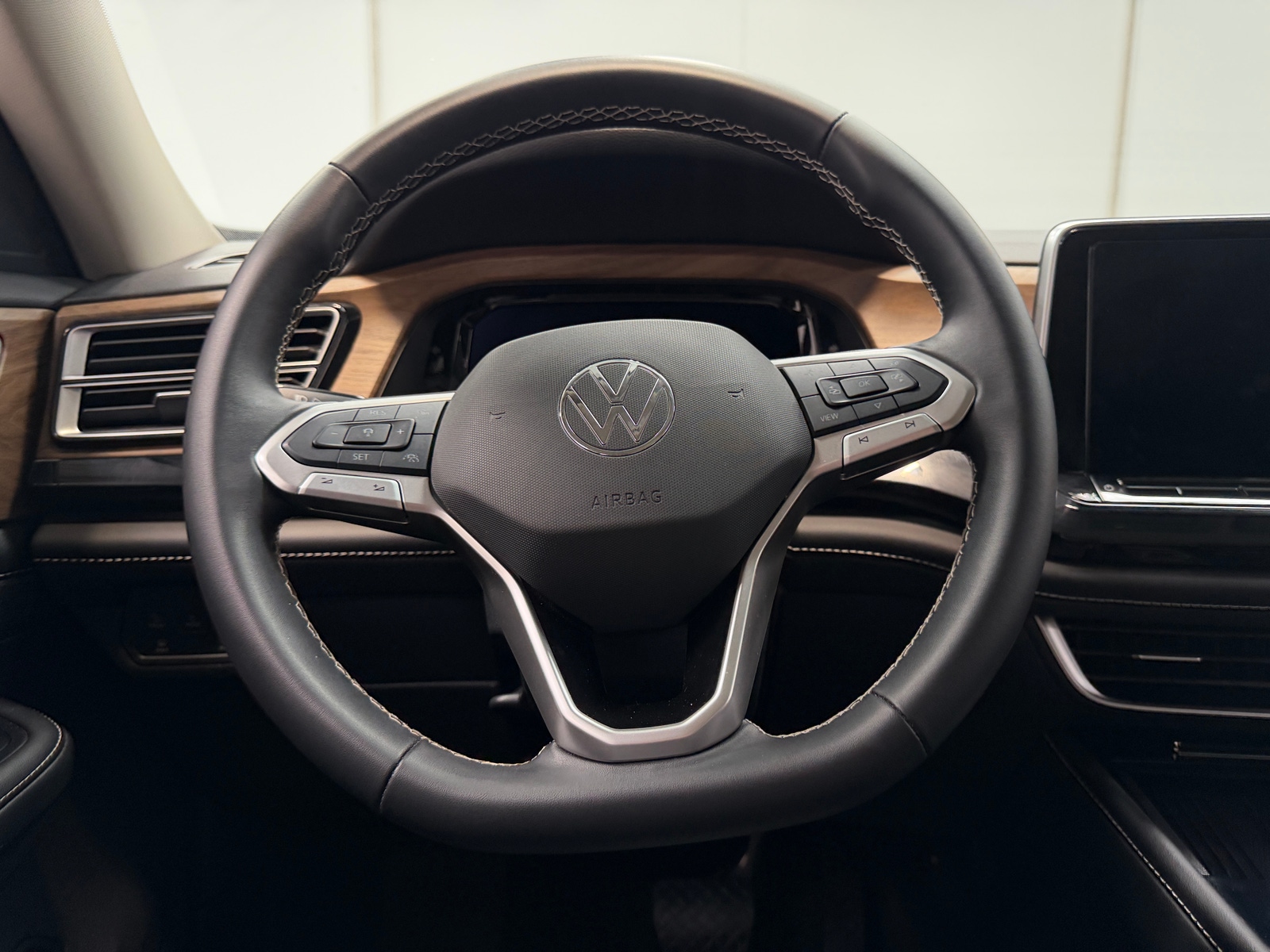 Thumbnail: 2026 Volkswagen Atlas - 4