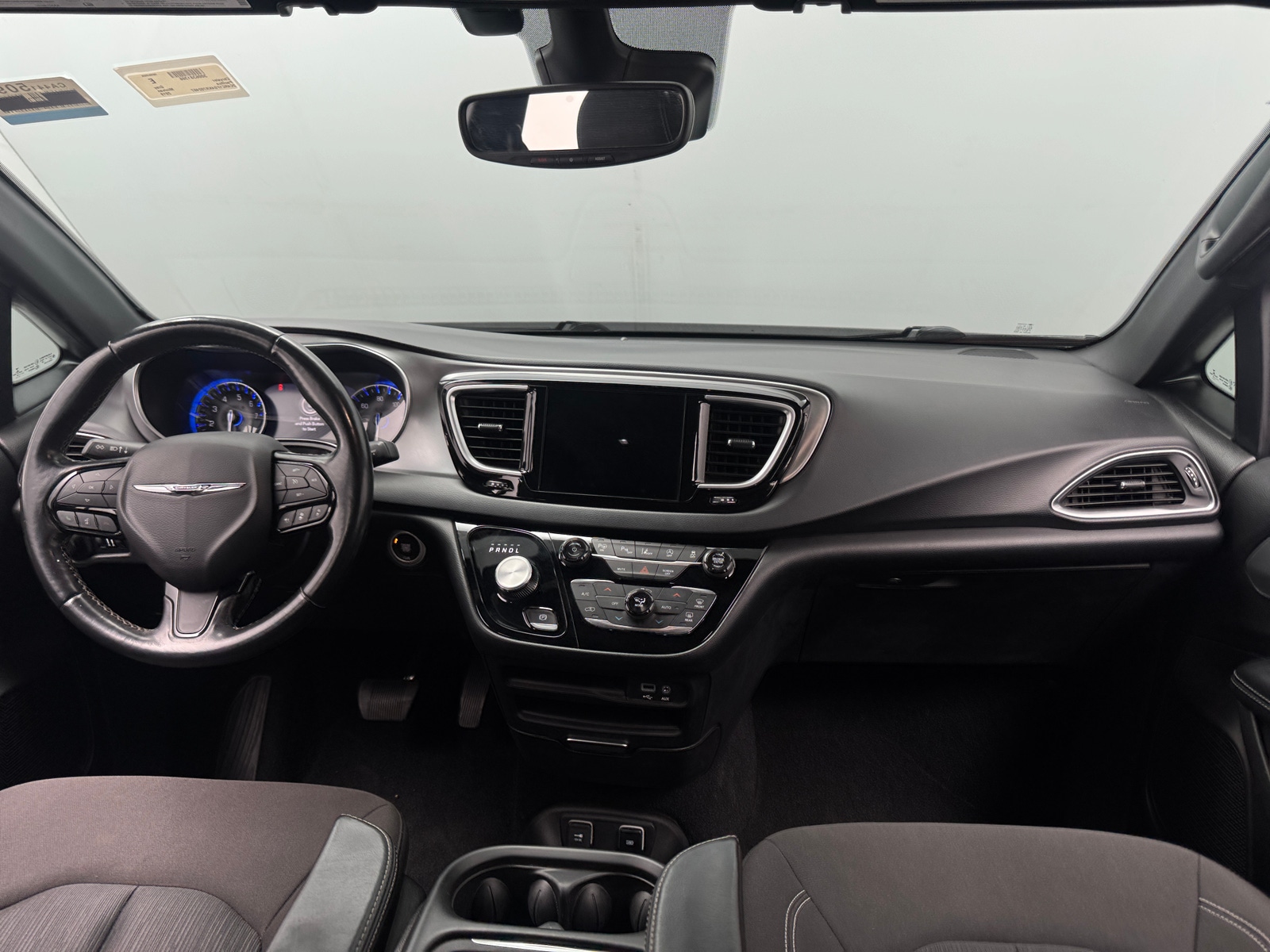 Thumbnail: 2019 Chrysler Pacifica - 3
