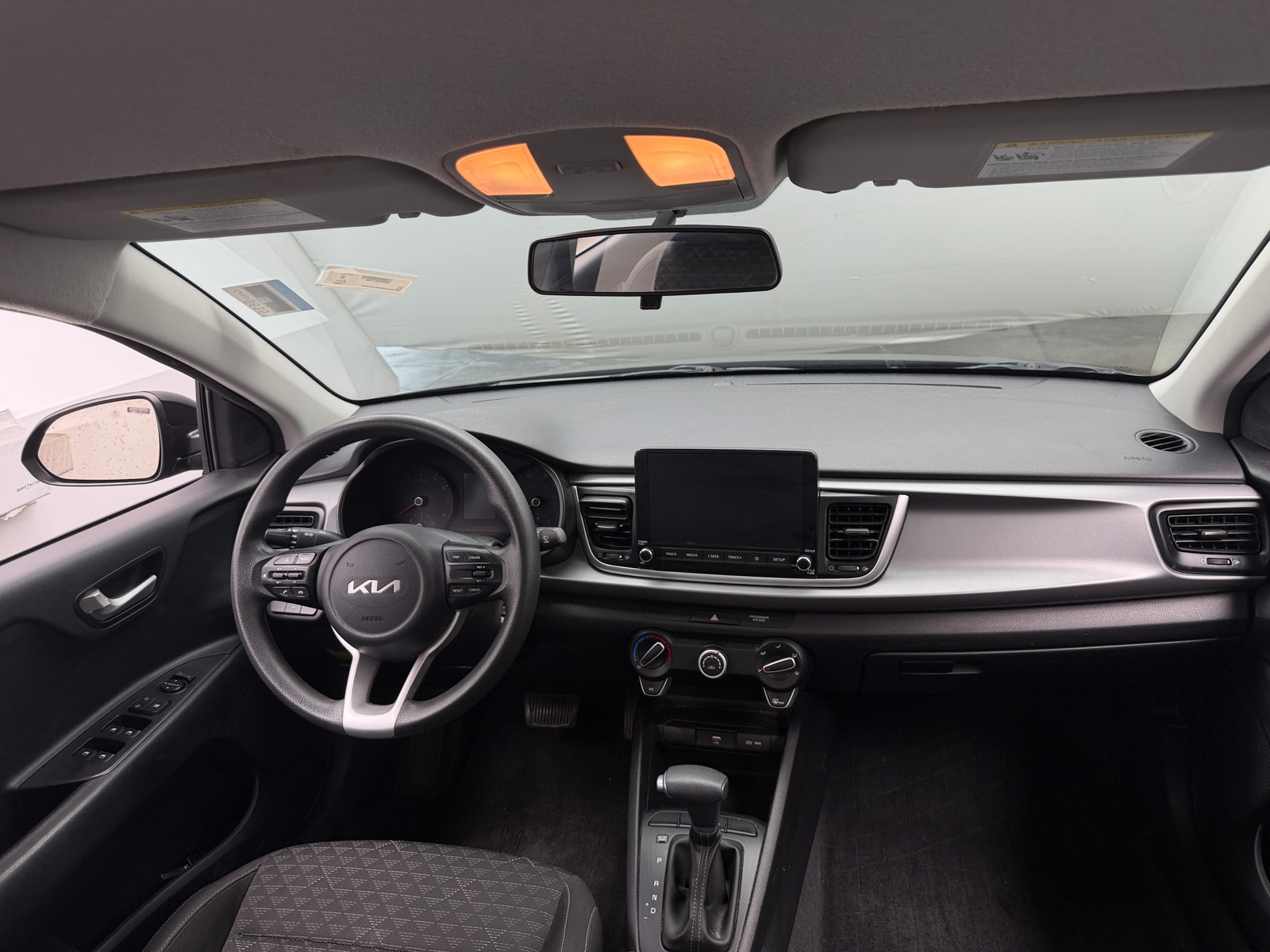 Thumbnail: 2022 Kia Rio - 3